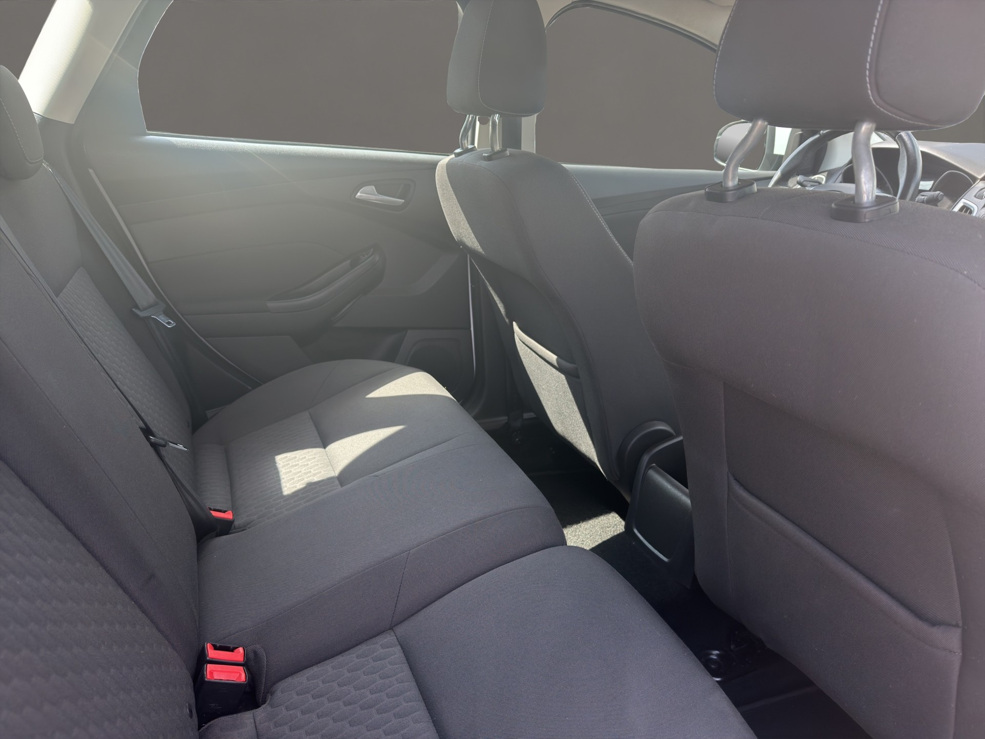 FORD Focus 1.0 SCTi Titanium-image-12