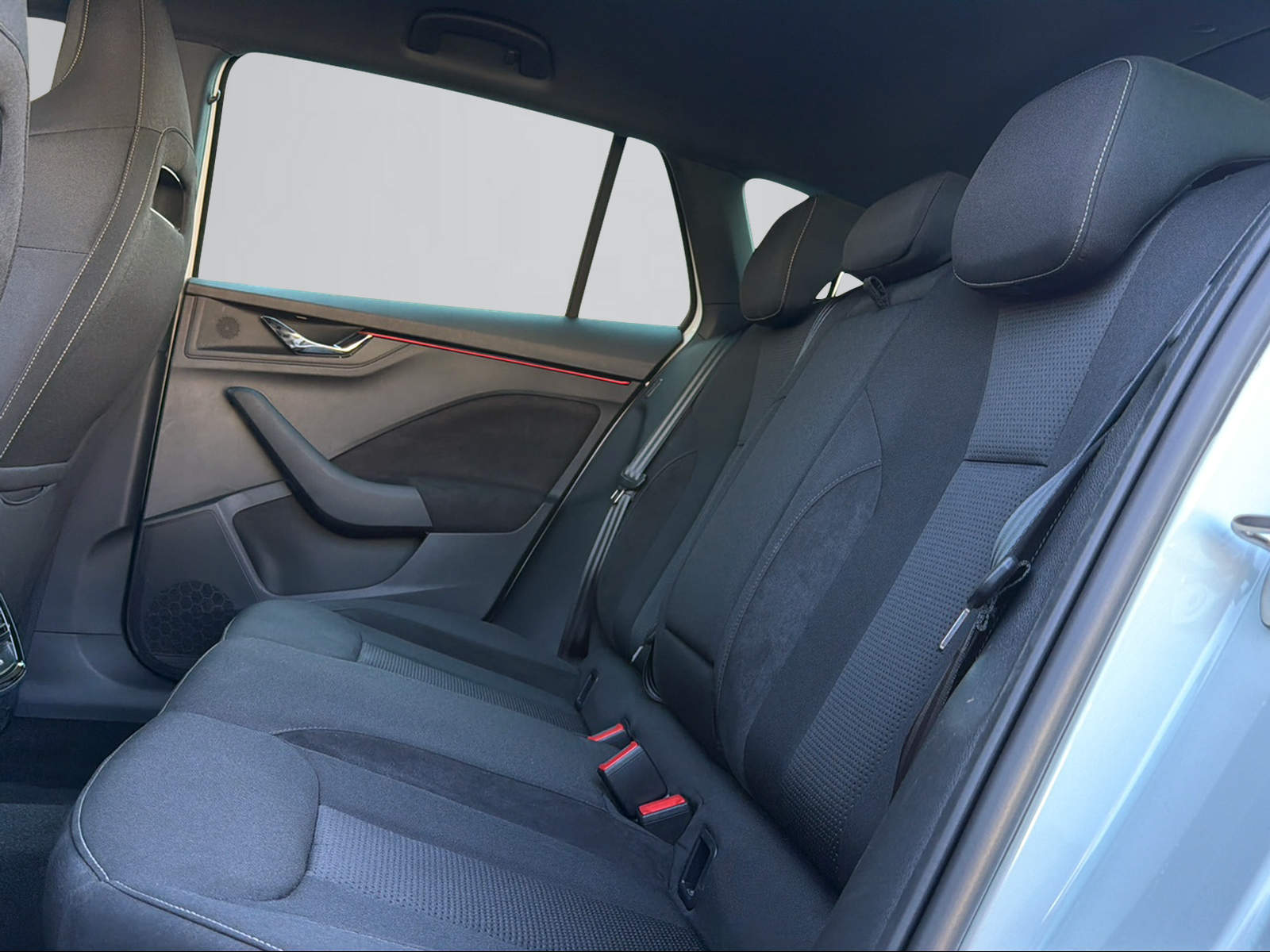 SKODA Scala 1.5 TSI Dynamic DSG-image-9