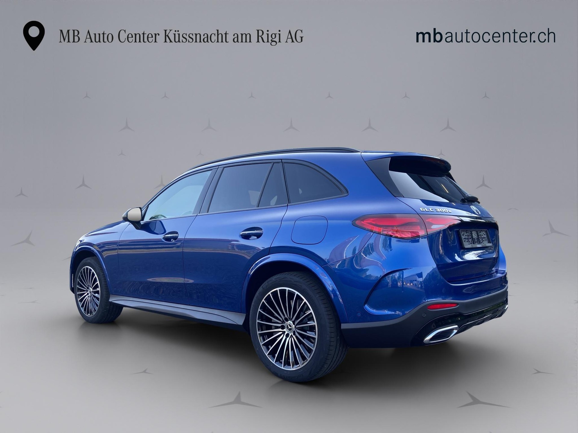 MERCEDES-BENZ GLC 300 e EQ Star AMG Line 4matic-image-3