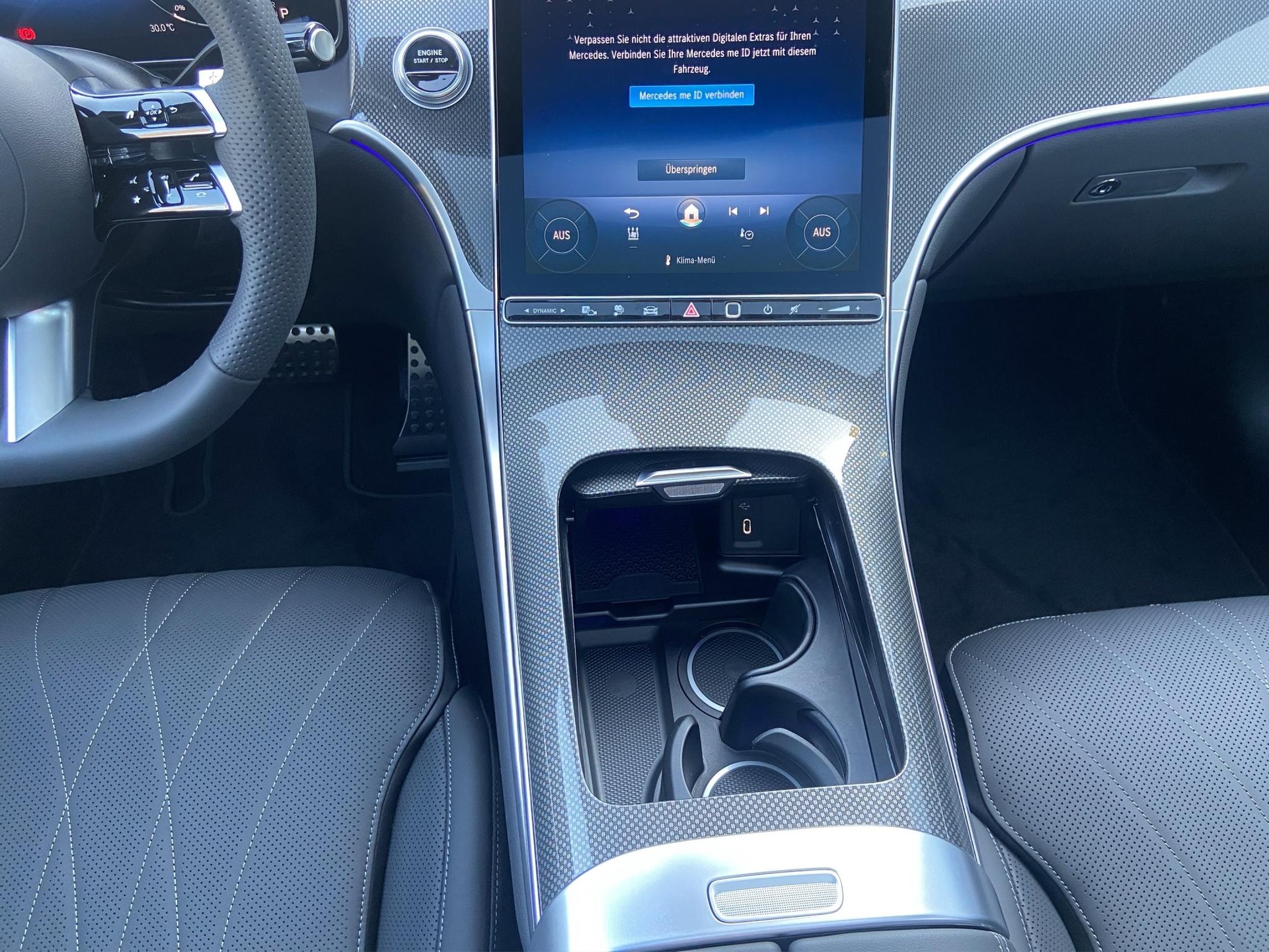 MERCEDES-BENZ GLC 300 e EQ Star AMG Line 4matic-image-13