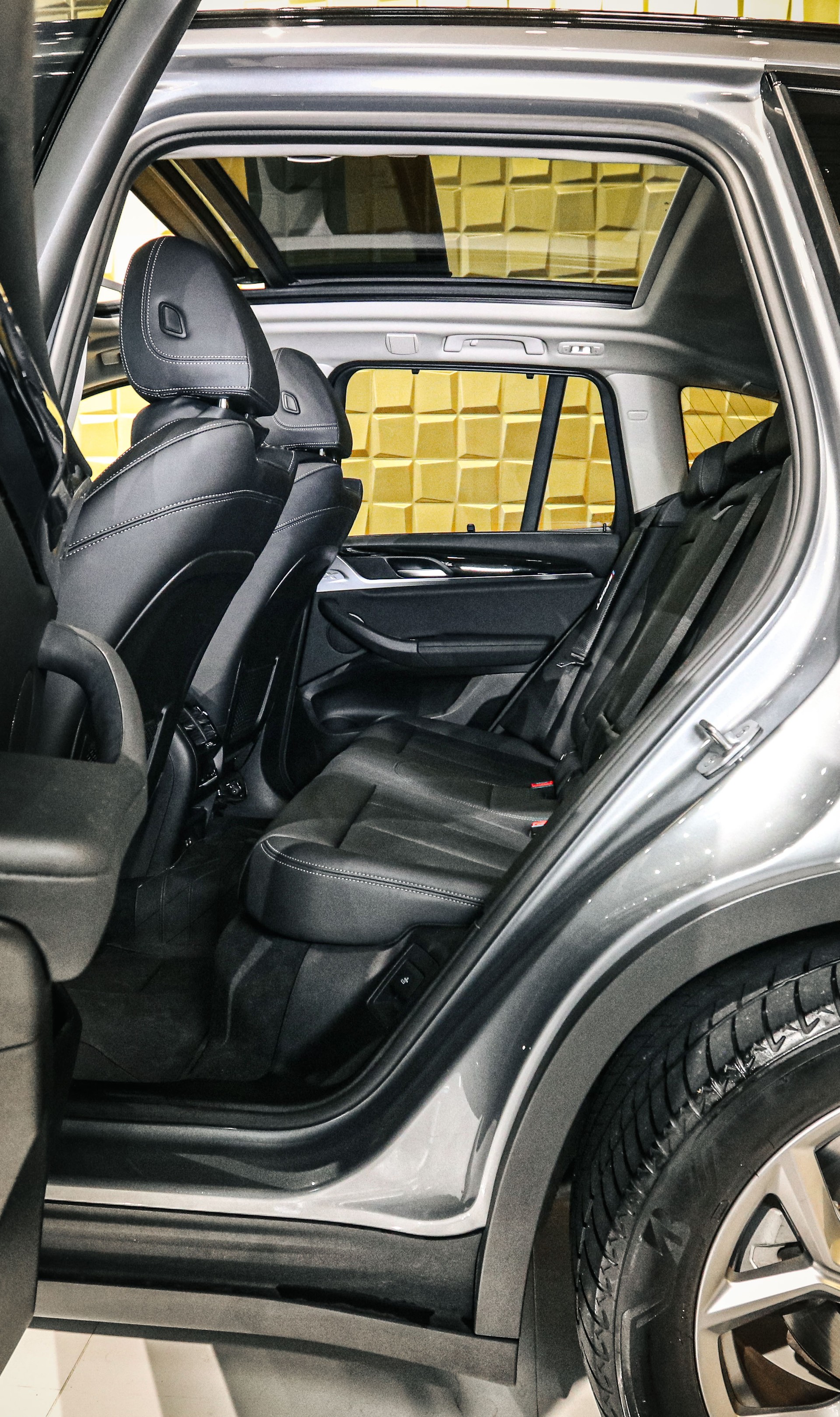 BMW X3 30e xDrive-image-11