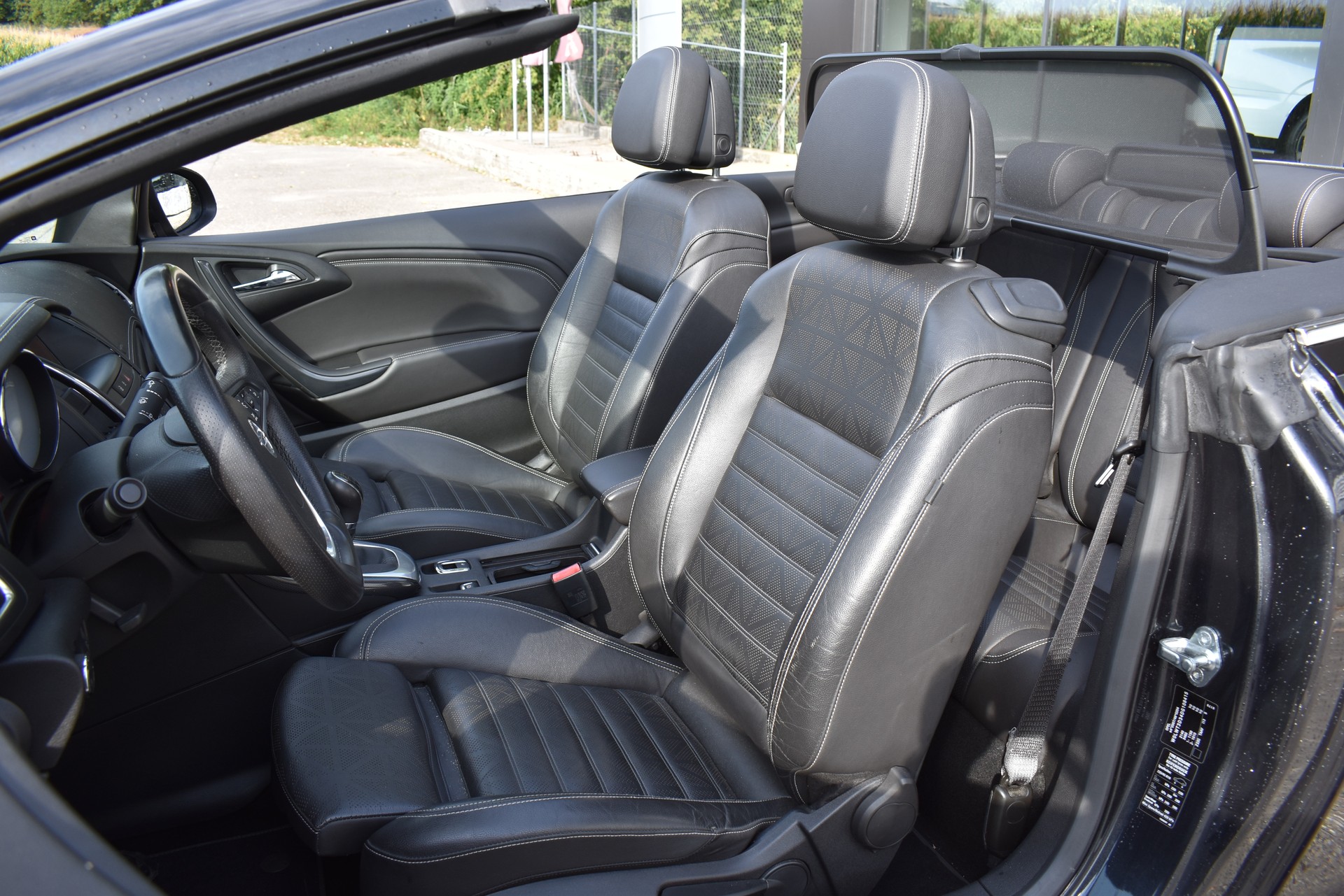 OPEL Cascada 1.6i 16V Cosmo-image-8