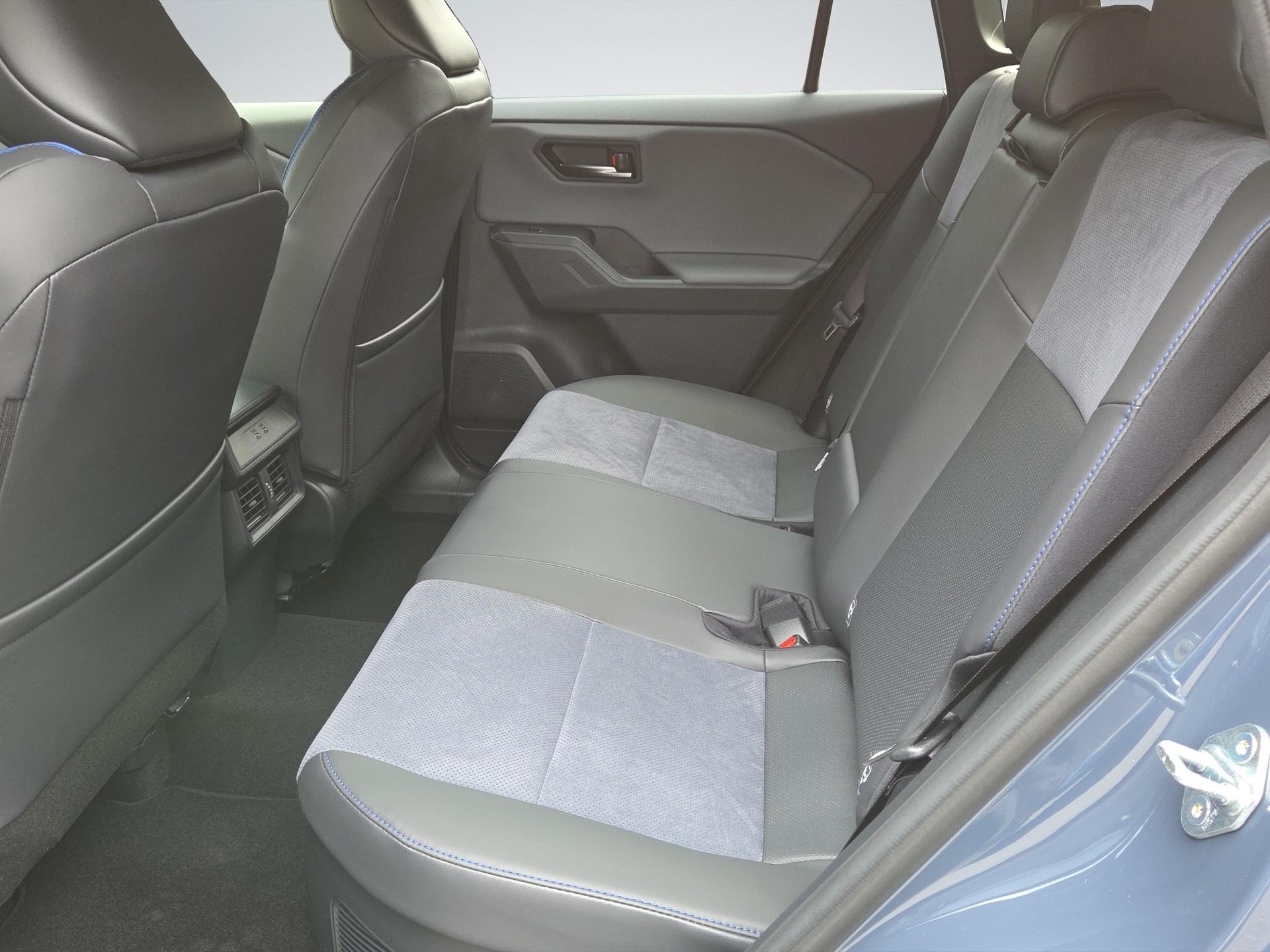 TOYOTA RAV4 2.5 HEV Style-image-14