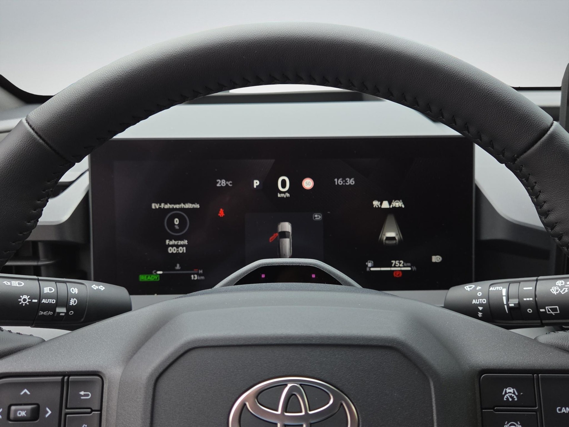 TOYOTA RAV4 2.5 HEV Style-image-10
