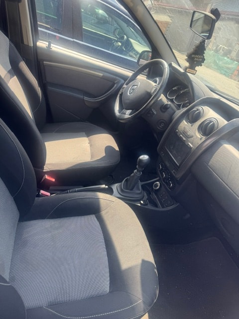 DACIA Duster 1.2 T Essential 4x4-image-2