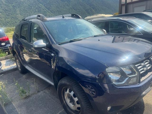 DACIA Duster 1.2 T Essential 4x4-image-0