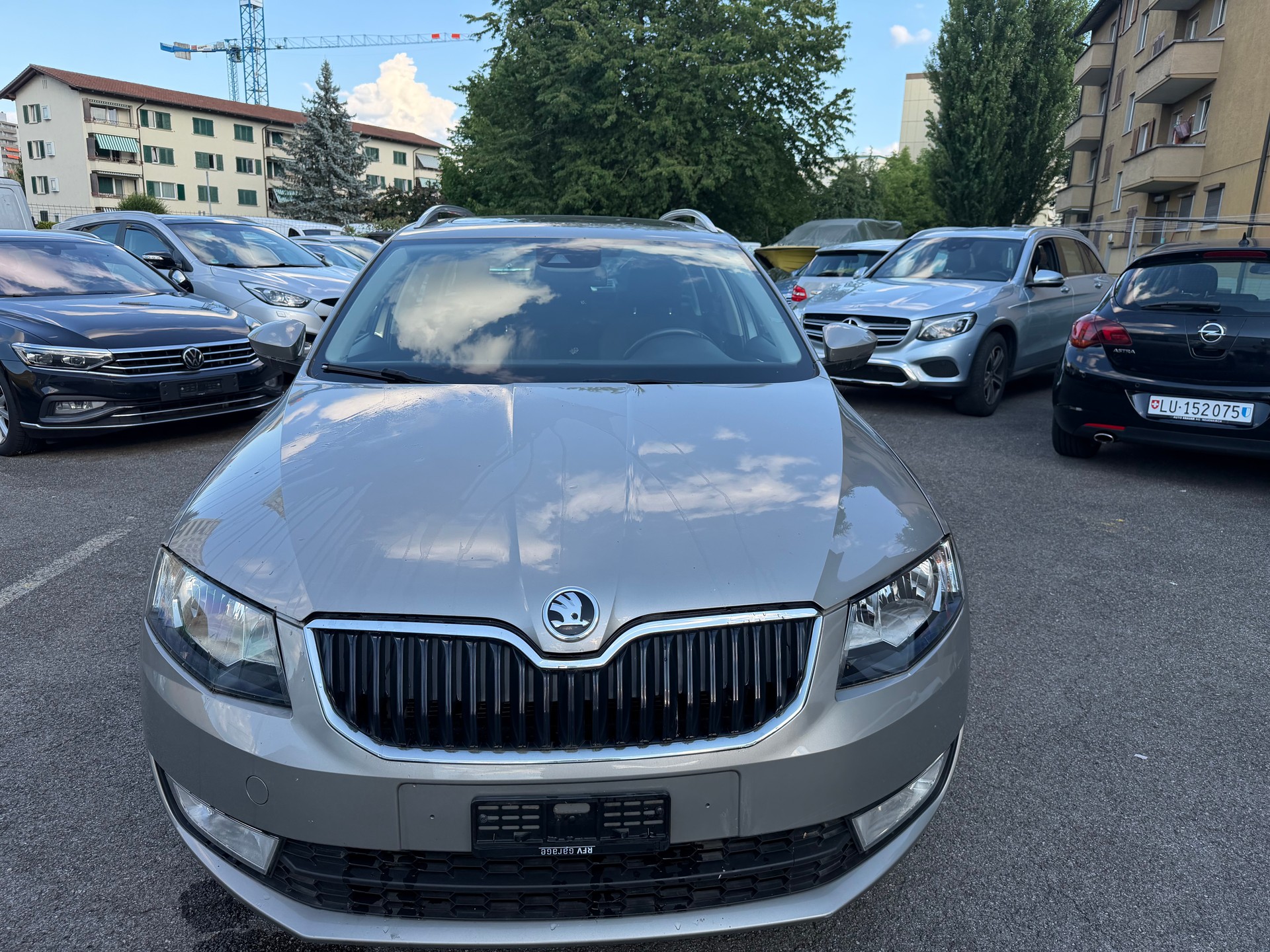 SKODA Octavia Combi 2.0 TDI Elegance-image-6