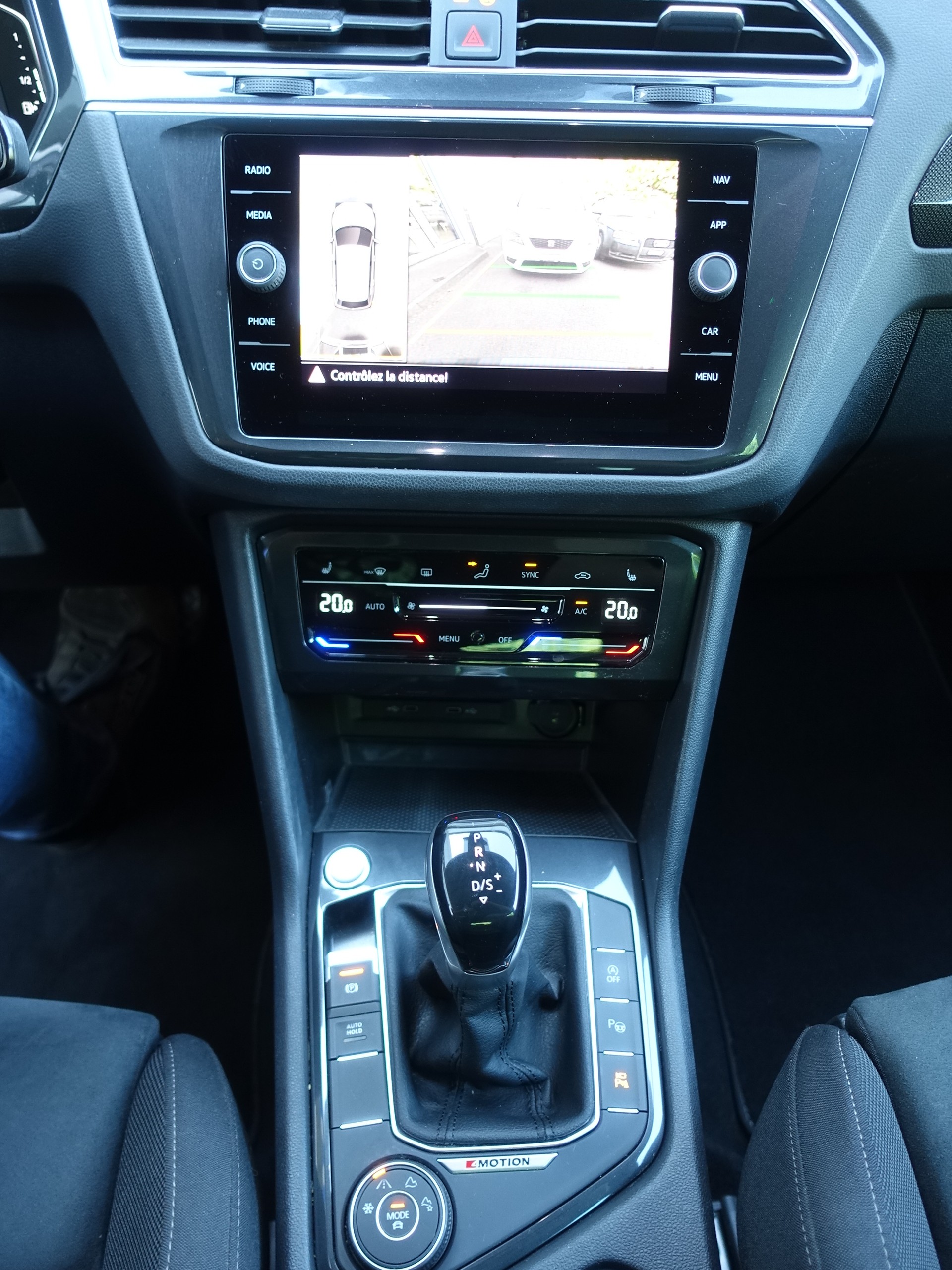VW Tiguan 2.0 TDI SCR Elegance 4Motion DSG-image-11