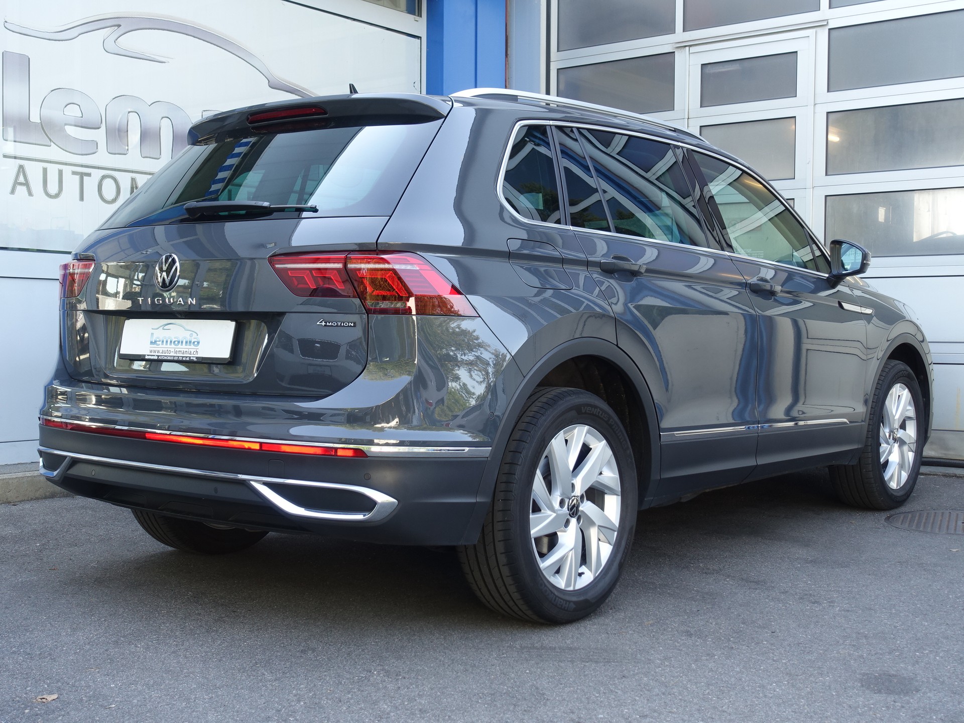 VW Tiguan 2.0 TDI SCR Elegance 4Motion DSG-image-3