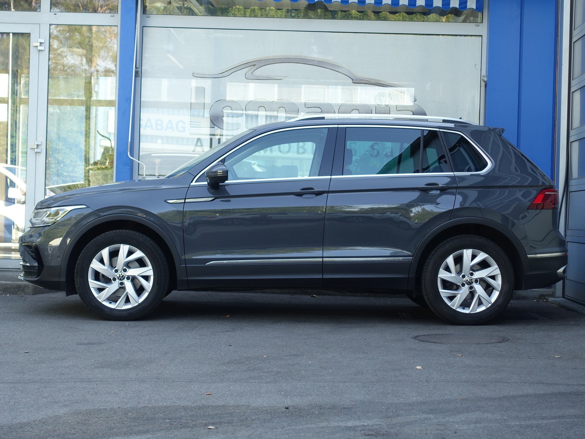 VW Tiguan 2.0 TDI SCR Elegance 4Motion DSG-image-6