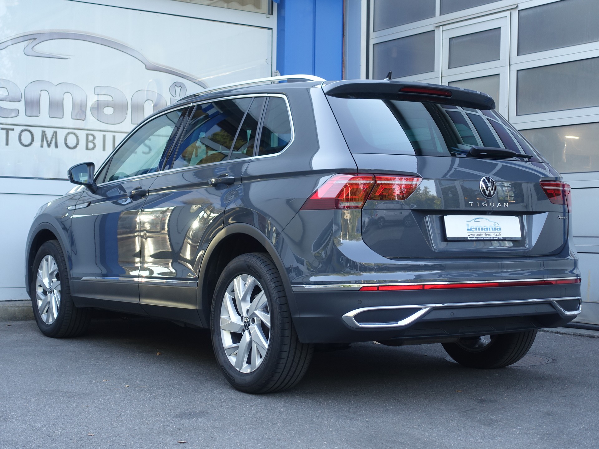 VW Tiguan 2.0 TDI SCR Elegance 4Motion DSG-image-4