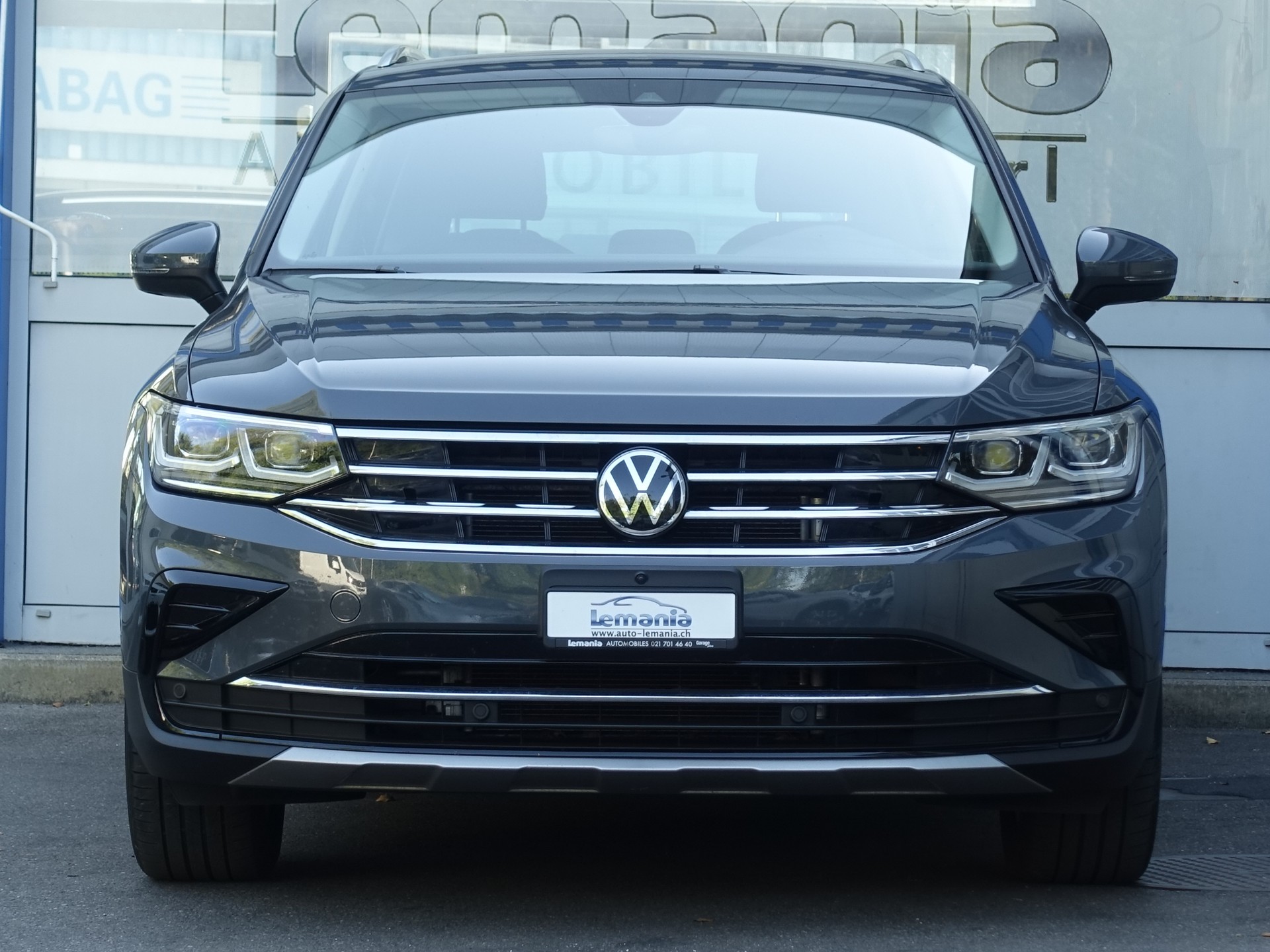 VW Tiguan 2.0 TDI SCR Elegance 4Motion DSG-image-2