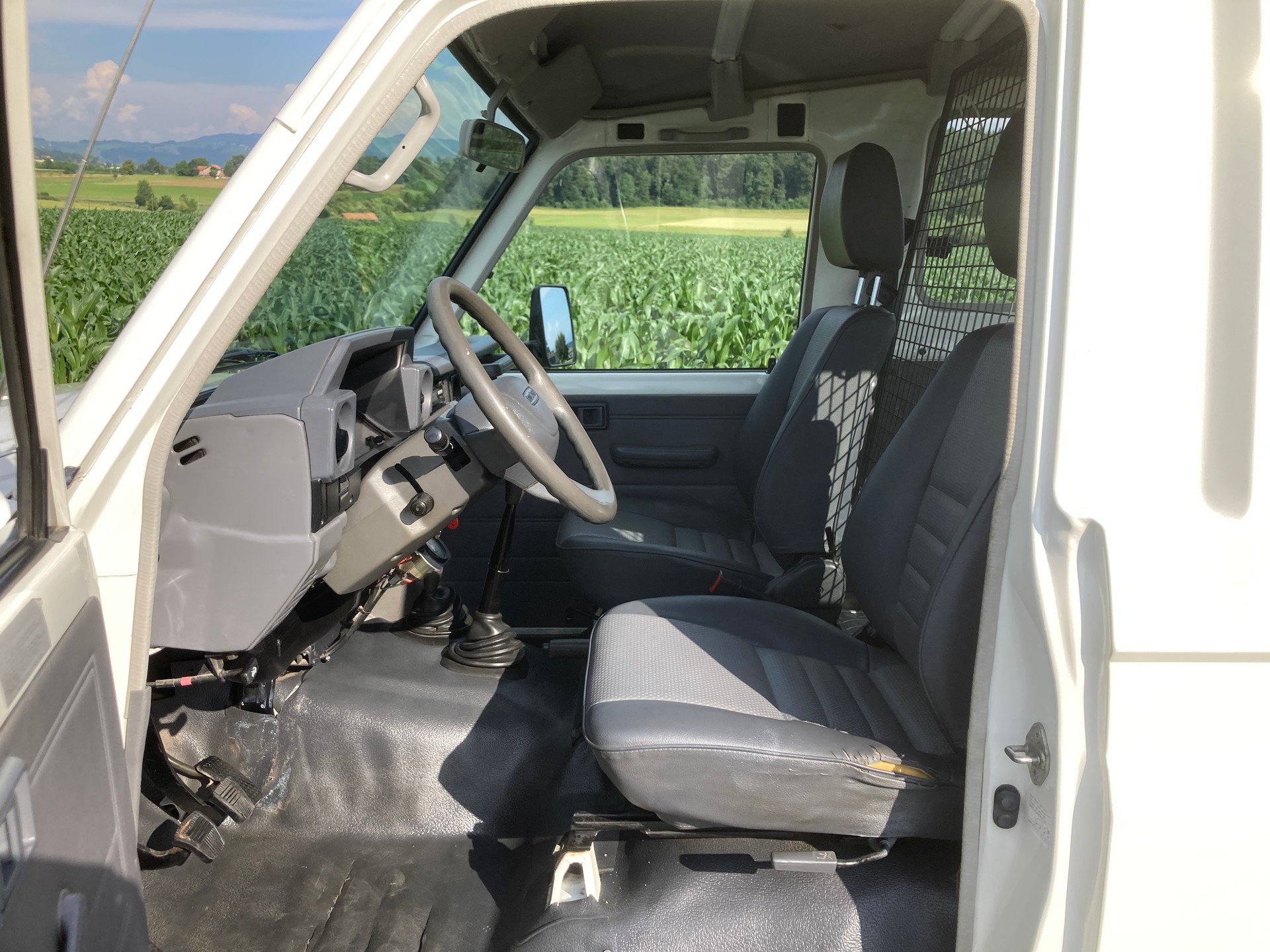TOYOTA Land Cruiser 400 Hdt Long 4.2D mit 6.000 KG Anhängelast-image-8