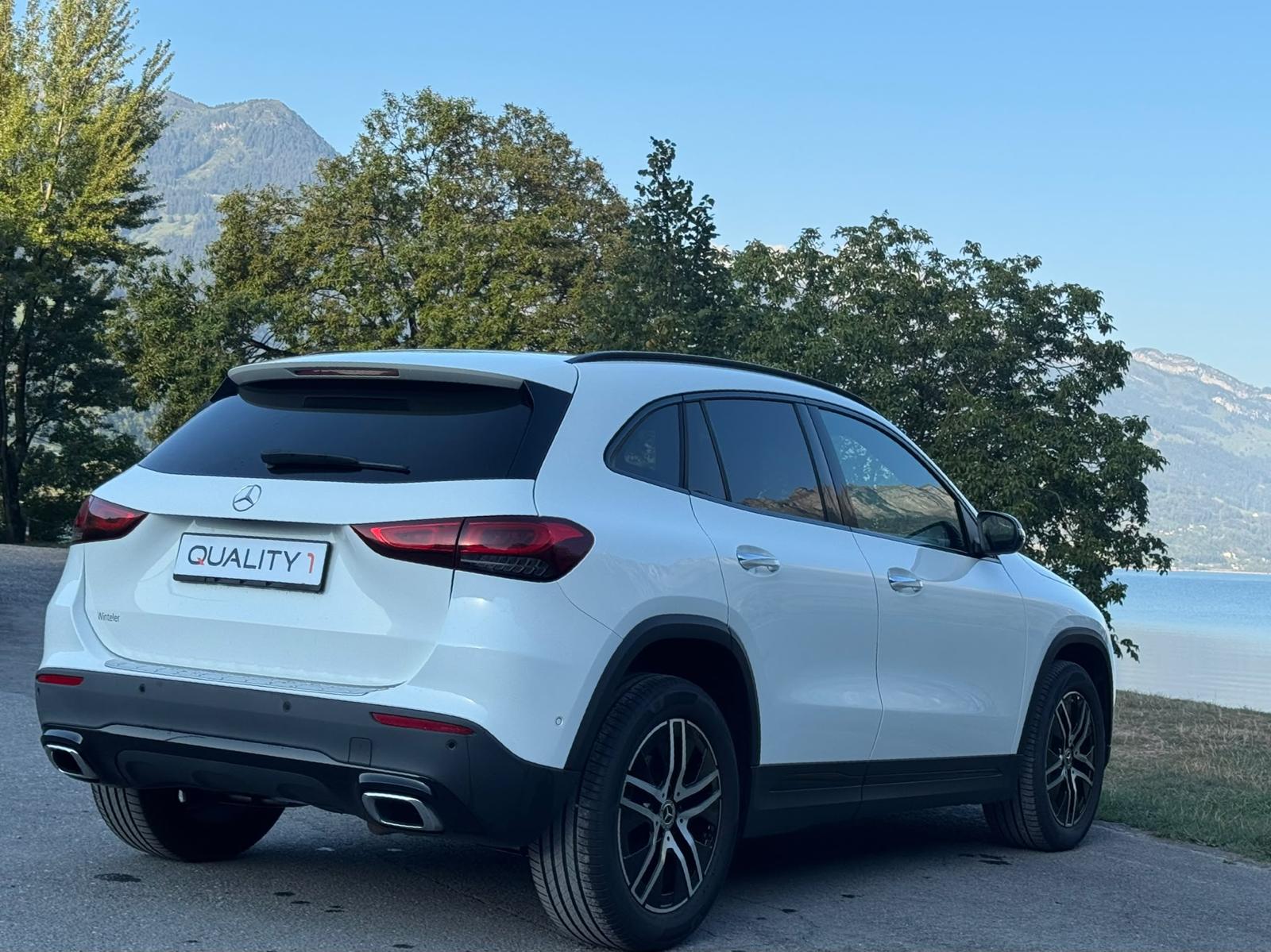 MERCEDES-BENZ GLA 200d 4Matic Progressive 8G-DCT-image-6
