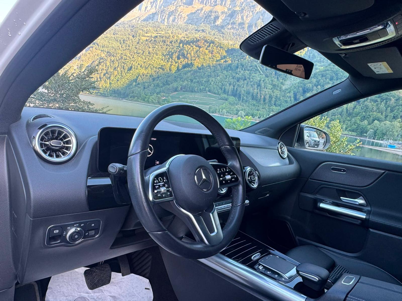 MERCEDES-BENZ GLA 200d 4Matic Progressive 8G-DCT-image-16