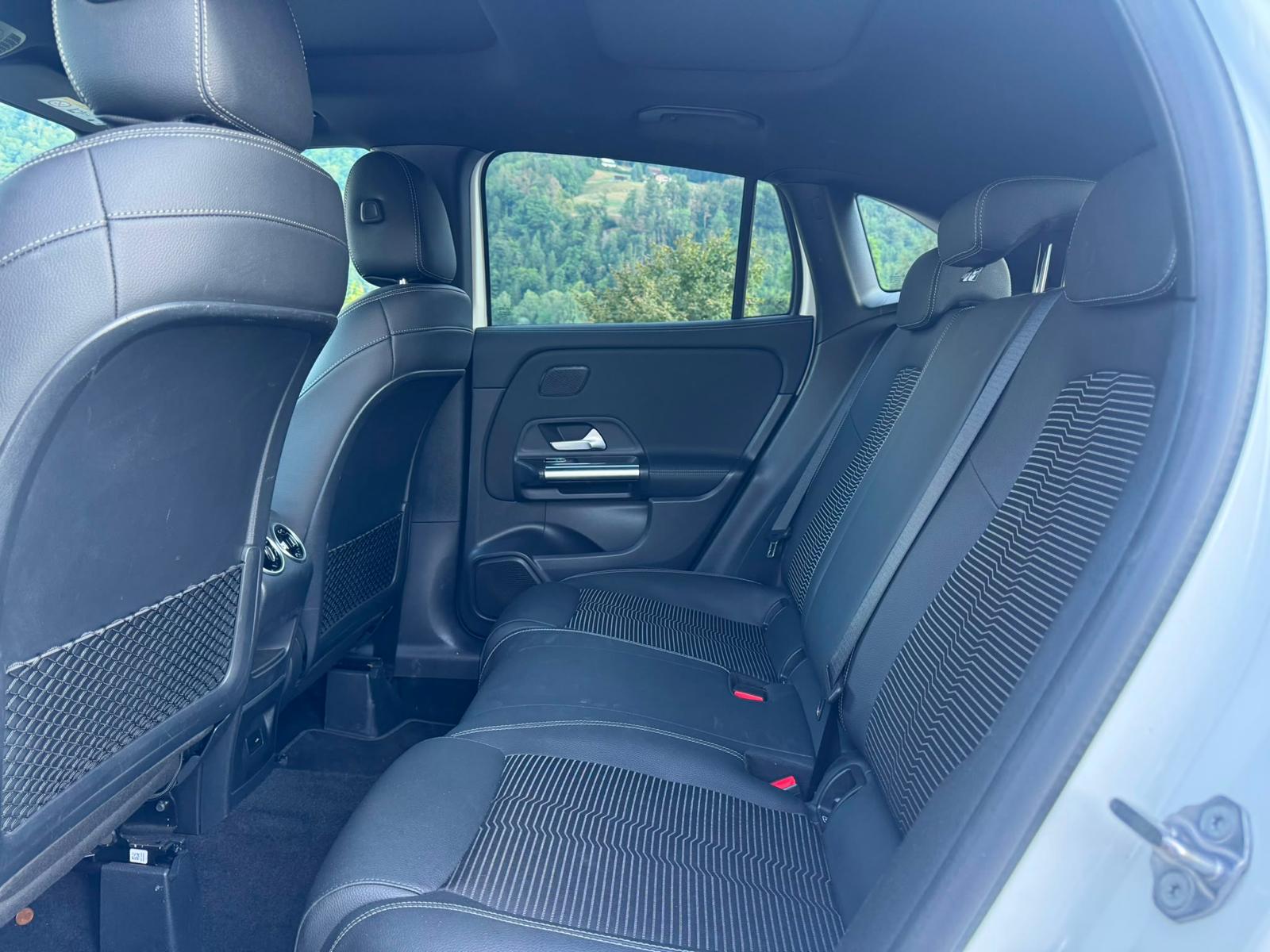 MERCEDES-BENZ GLA 200d 4Matic Progressive 8G-DCT-image-13