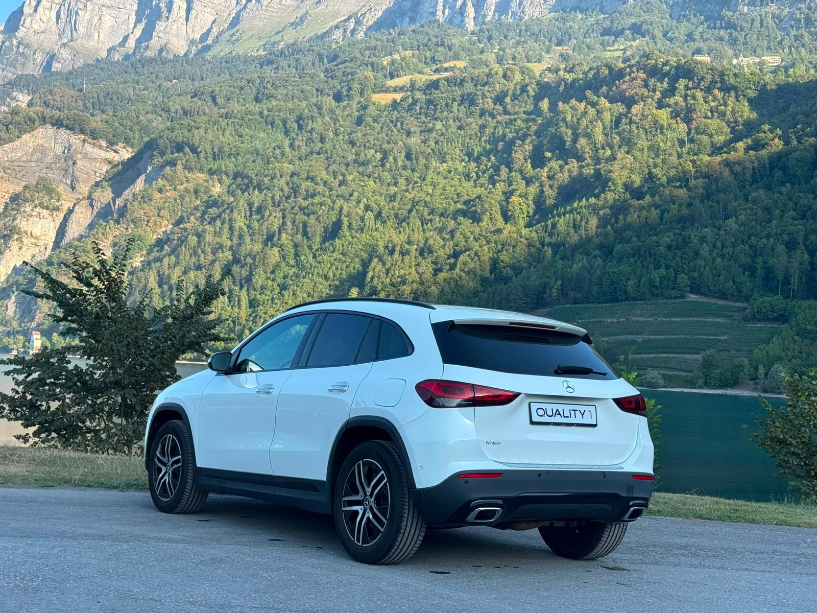 MERCEDES-BENZ GLA 200d 4Matic Progressive 8G-DCT-image-7