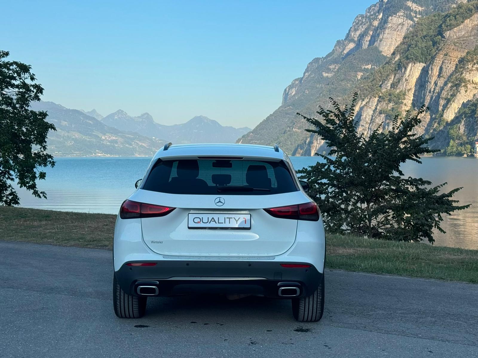 MERCEDES-BENZ GLA 200d 4Matic Progressive 8G-DCT-image-9
