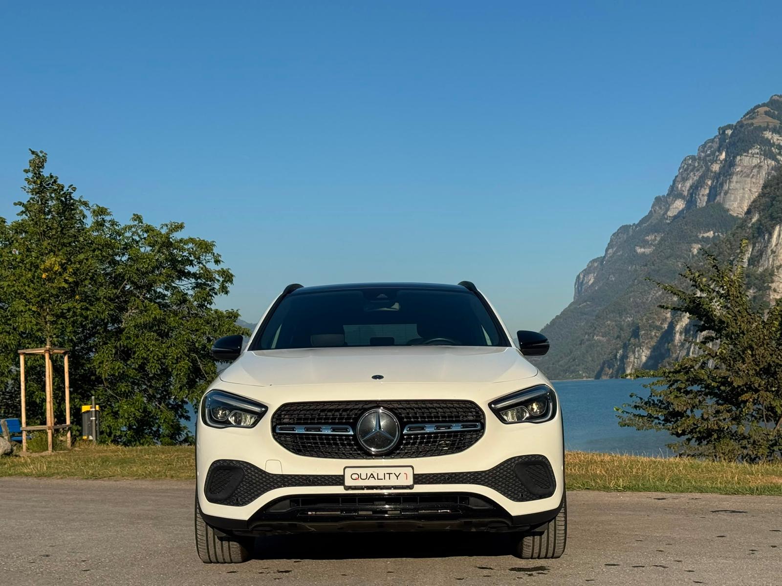 MERCEDES-BENZ GLA 200d 4Matic Progressive 8G-DCT-image-1