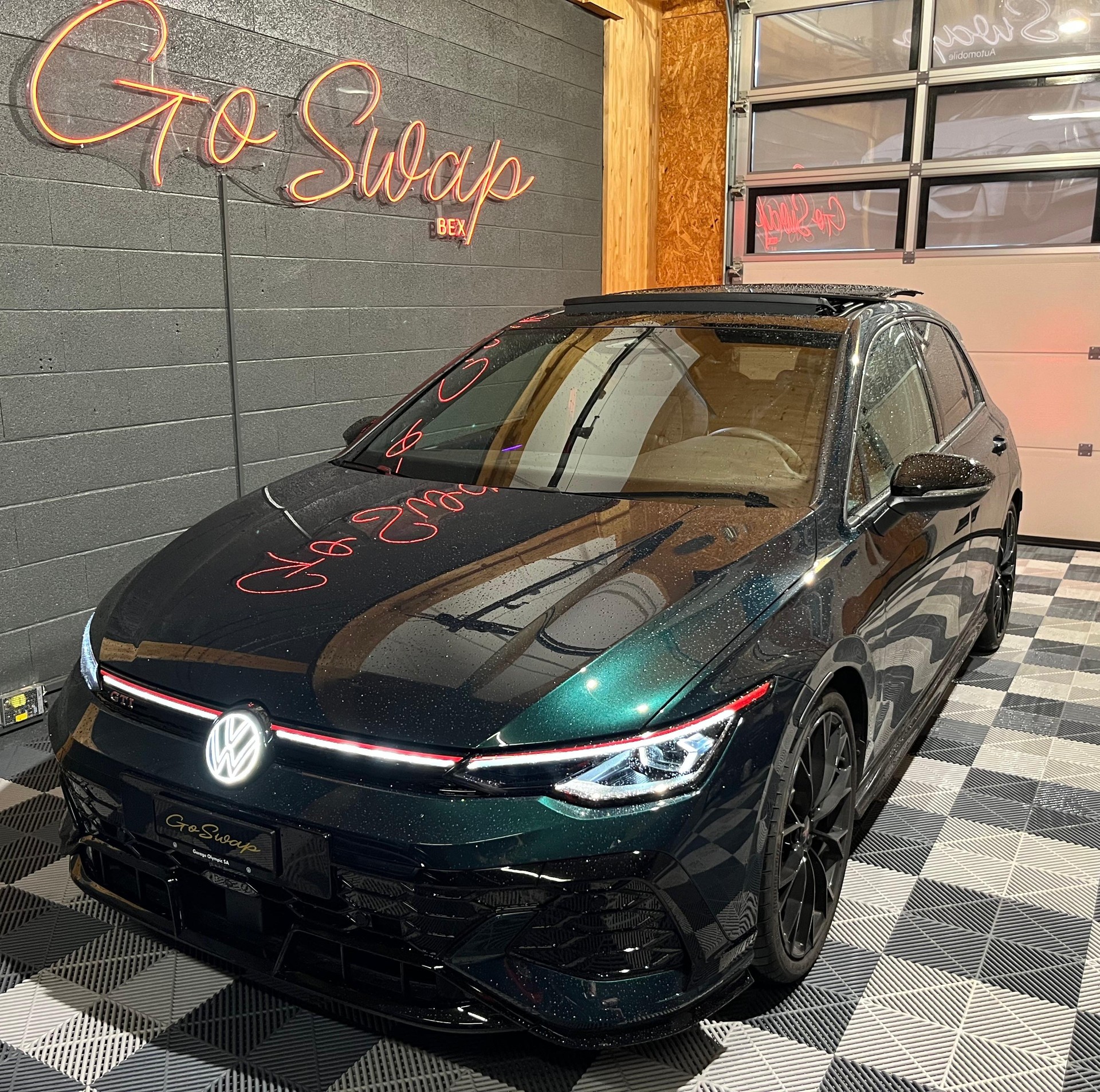 VW Golf 2.0 TSI GTI Edition 50 DSG-image-4