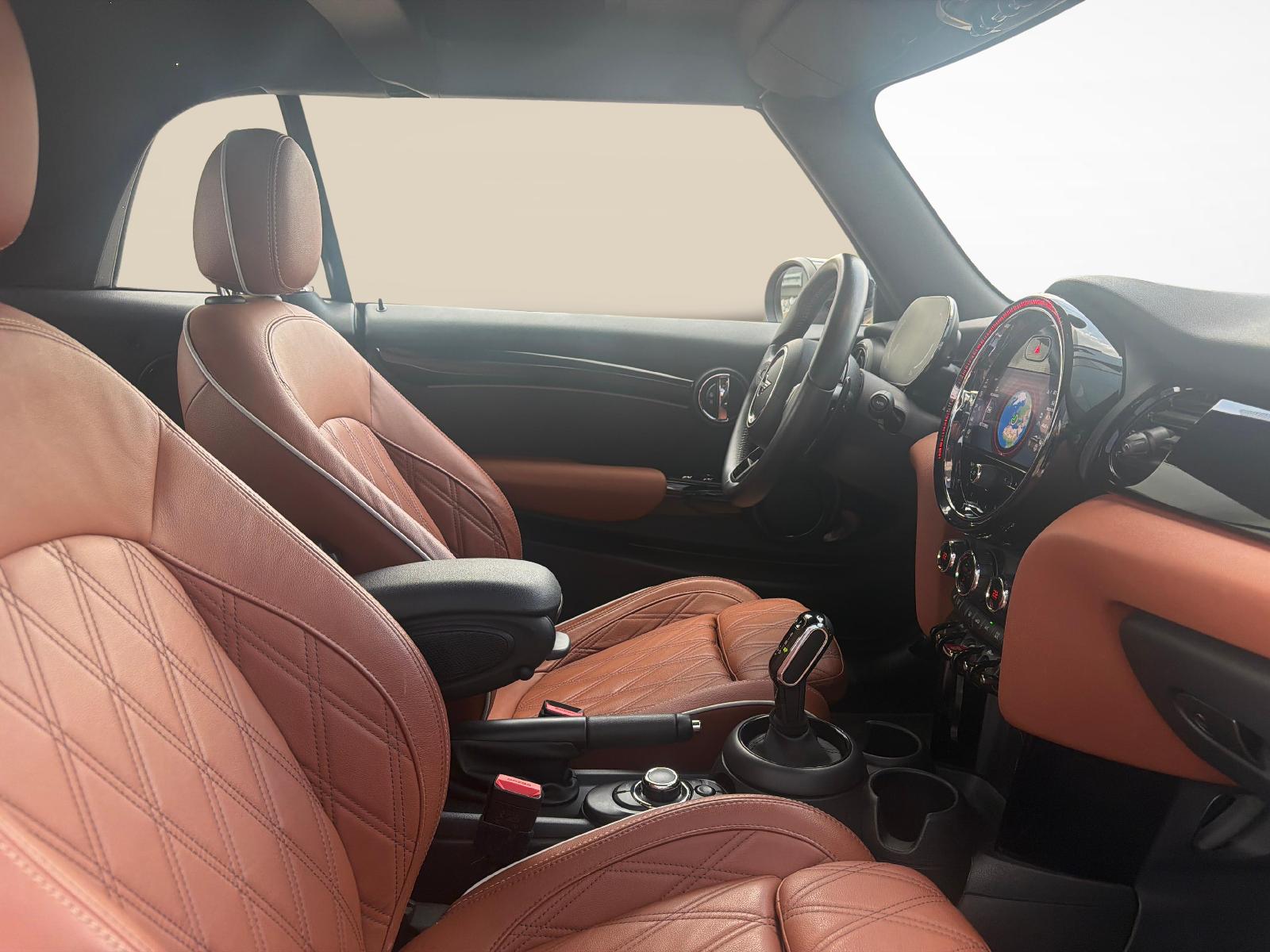 MINI Cabrio Cooper S-image-11