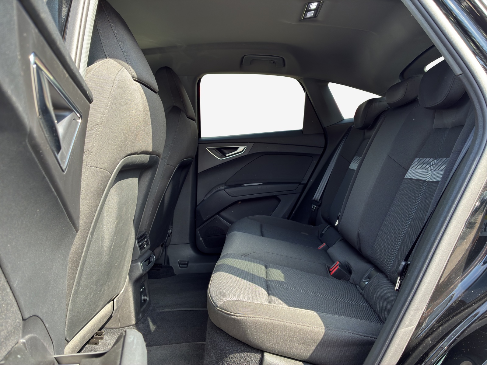 AUDI Q4 Sportback e-tron 40-image-11