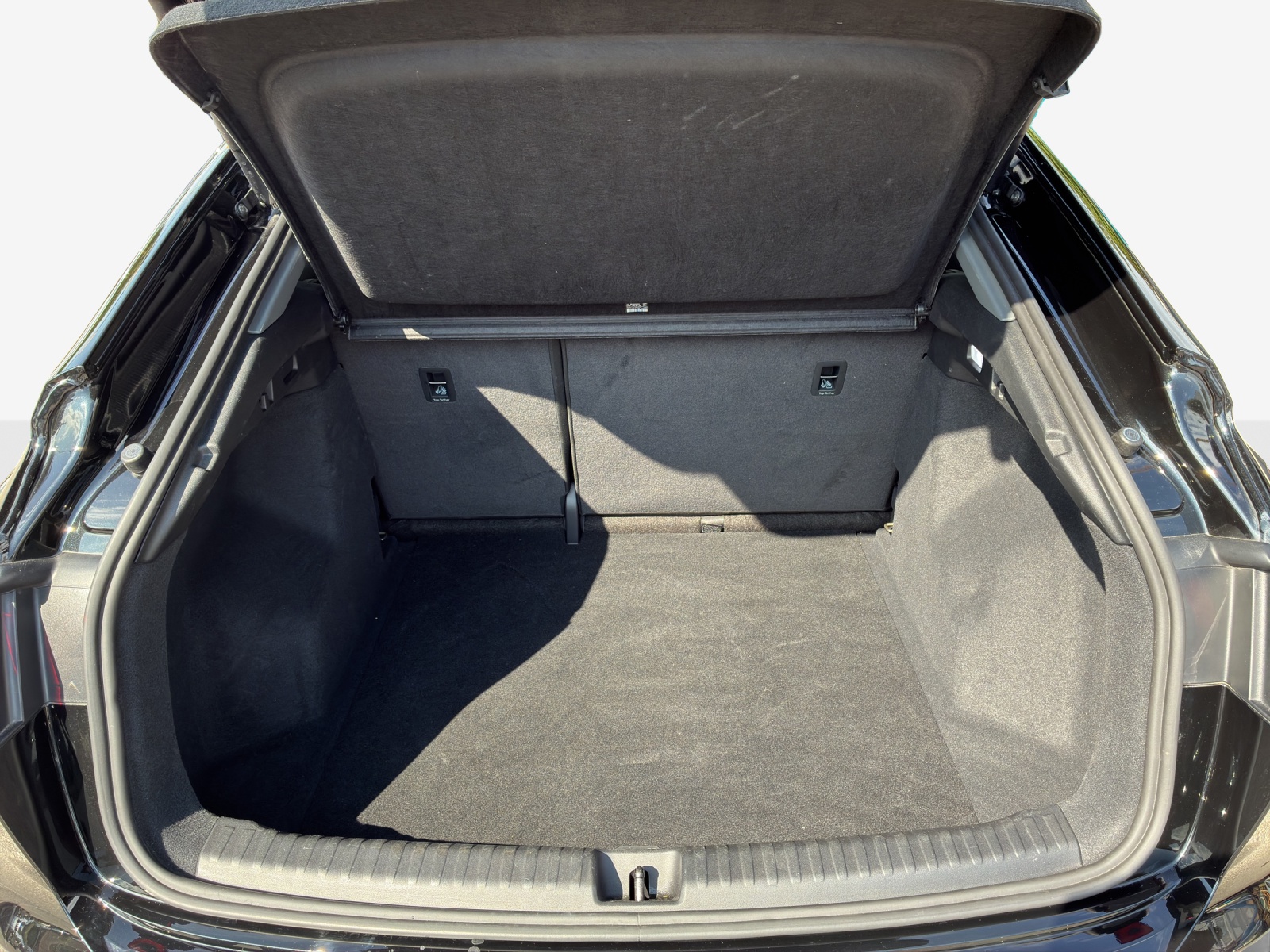 AUDI Q4 Sportback e-tron 40-image-12