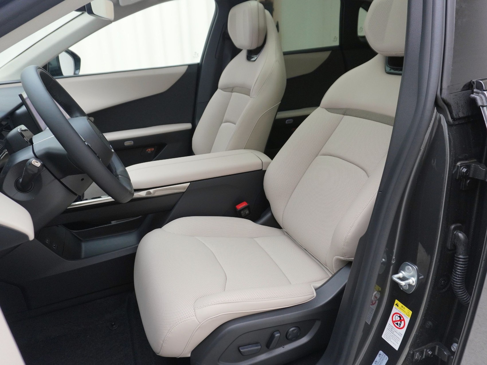 MAZDA CX-6e Takumi-image-6