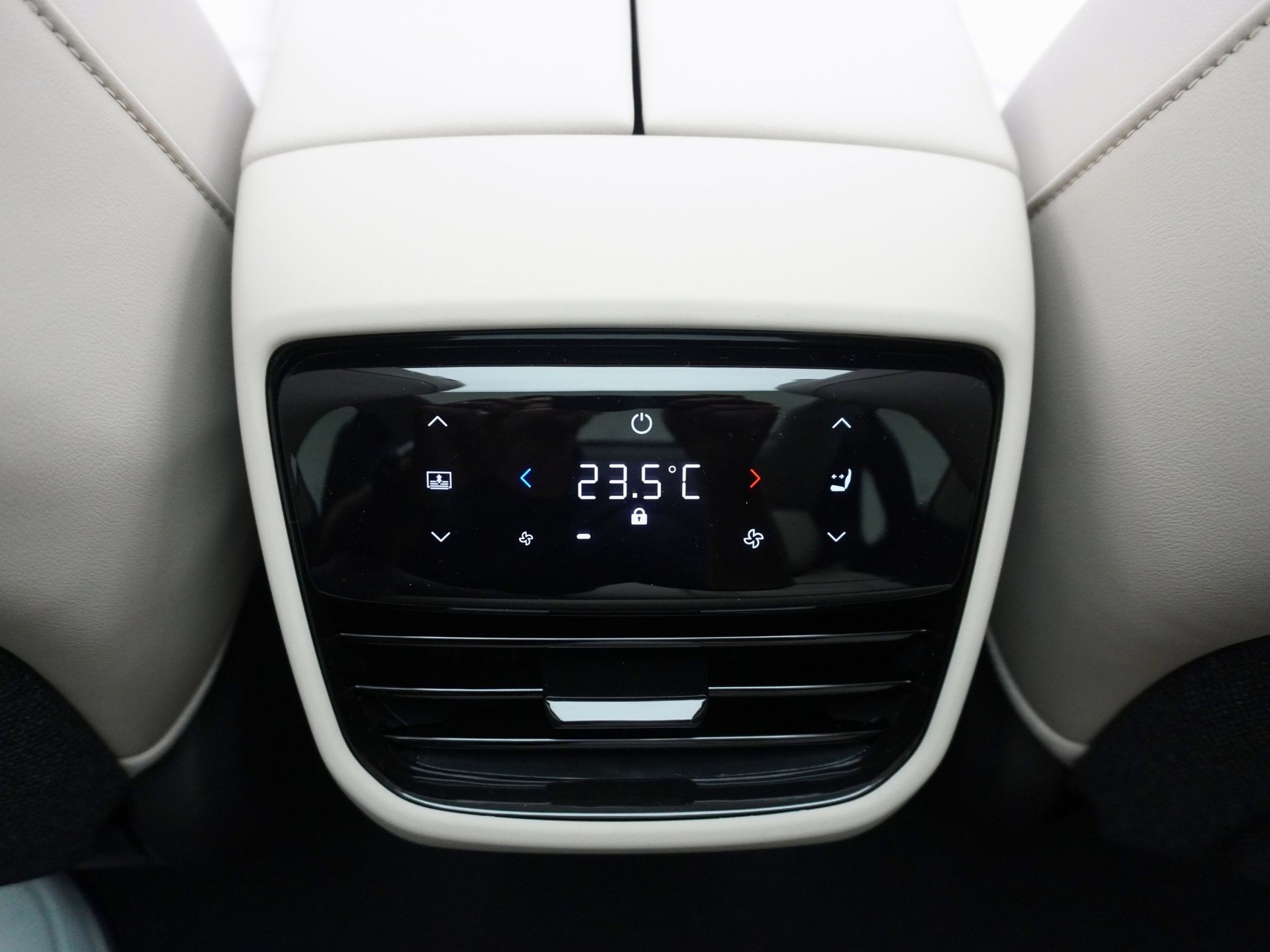 MAZDA CX-6e Takumi-image-15