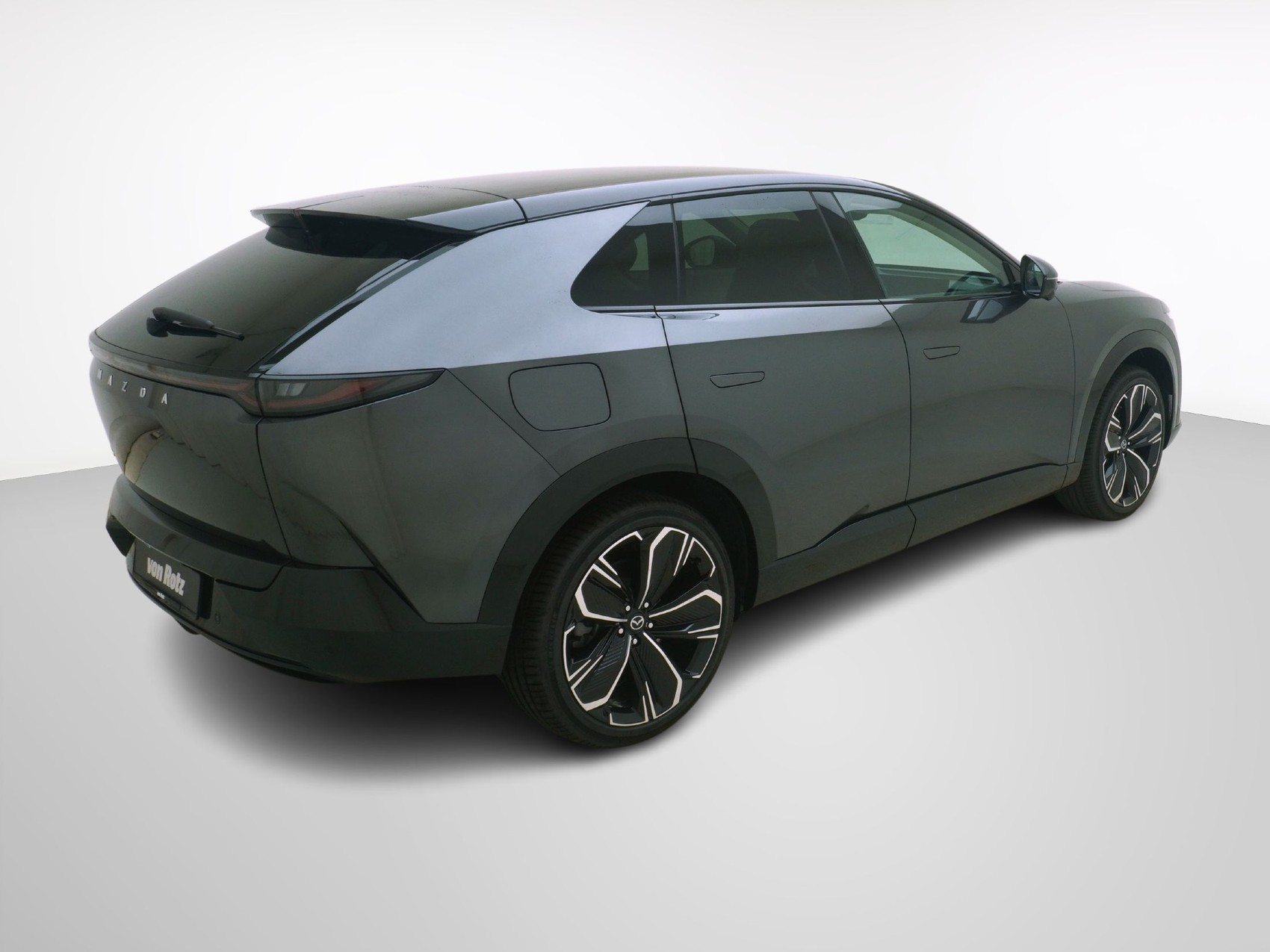 MAZDA CX-6e Takumi-showroom-element-3