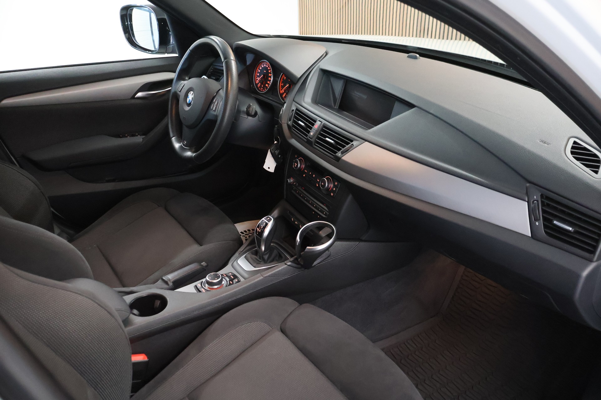 BMW X1 xDrive 28i Steptronic M Sport Paket-image-12