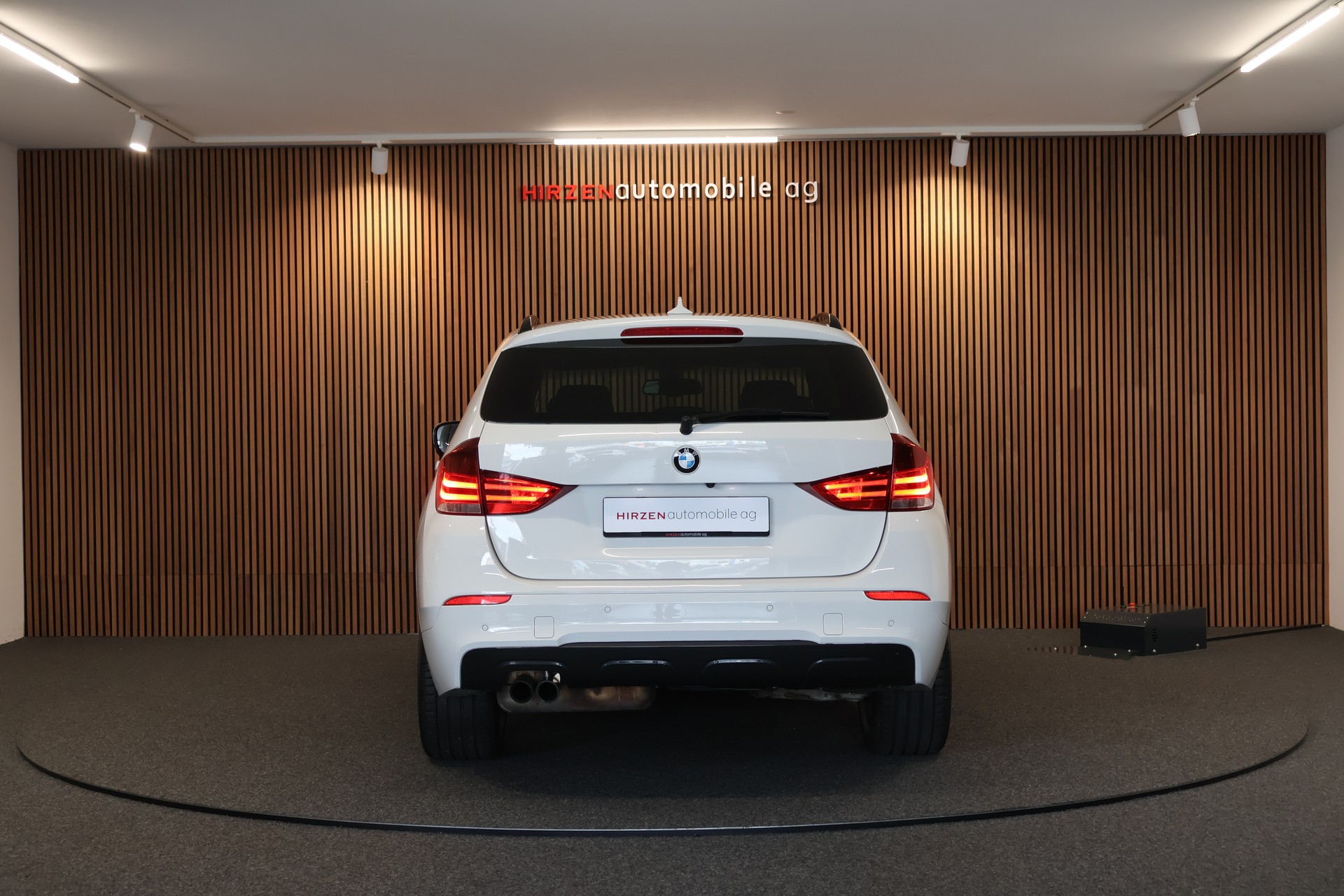 BMW X1 xDrive 28i Steptronic M Sport Paket-showroom-element-3