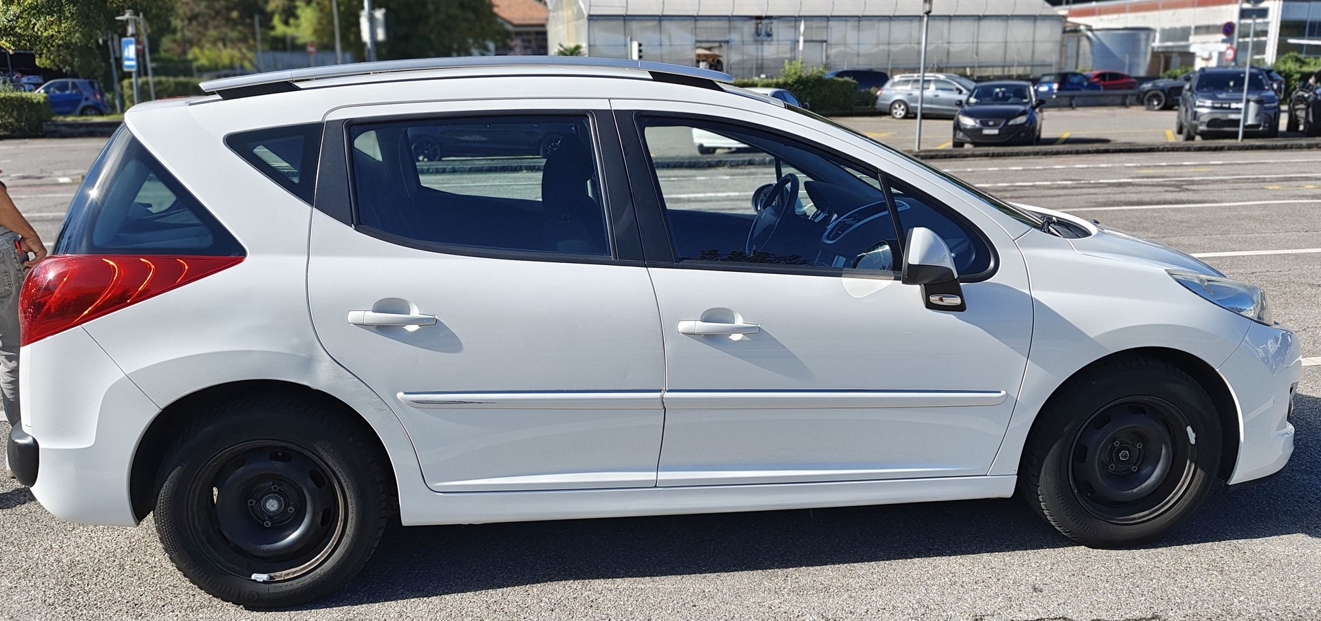 PEUGEOT 207-image-3