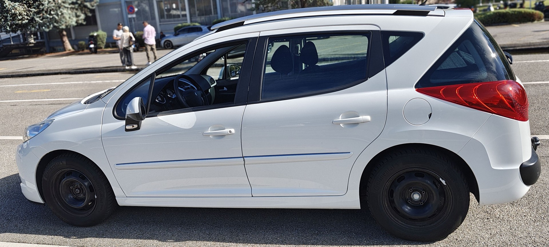 PEUGEOT 207-image-0