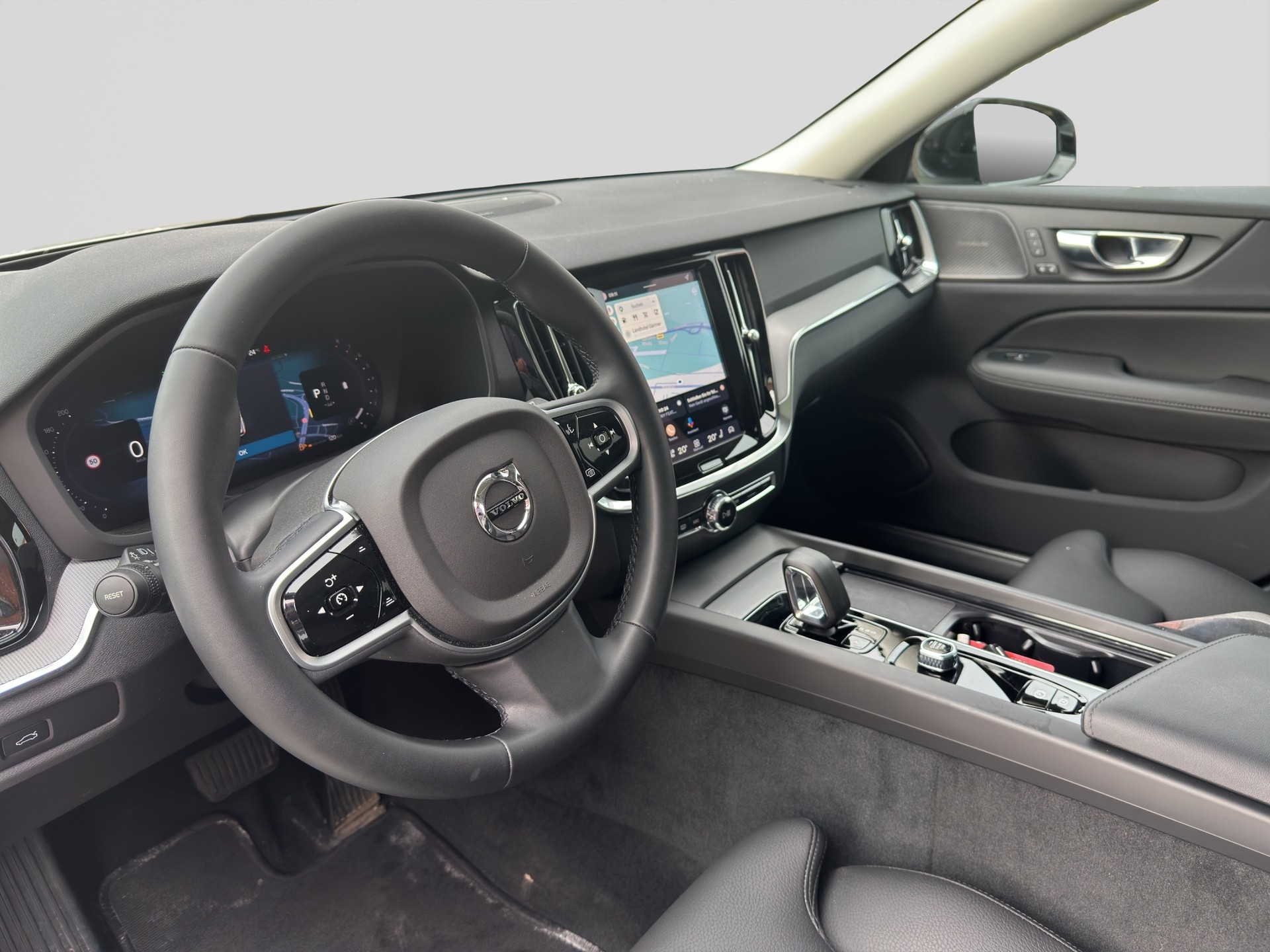 VOLVO V60 B4 Benzin Mild Hybrid Plus Dark DCT-image-6