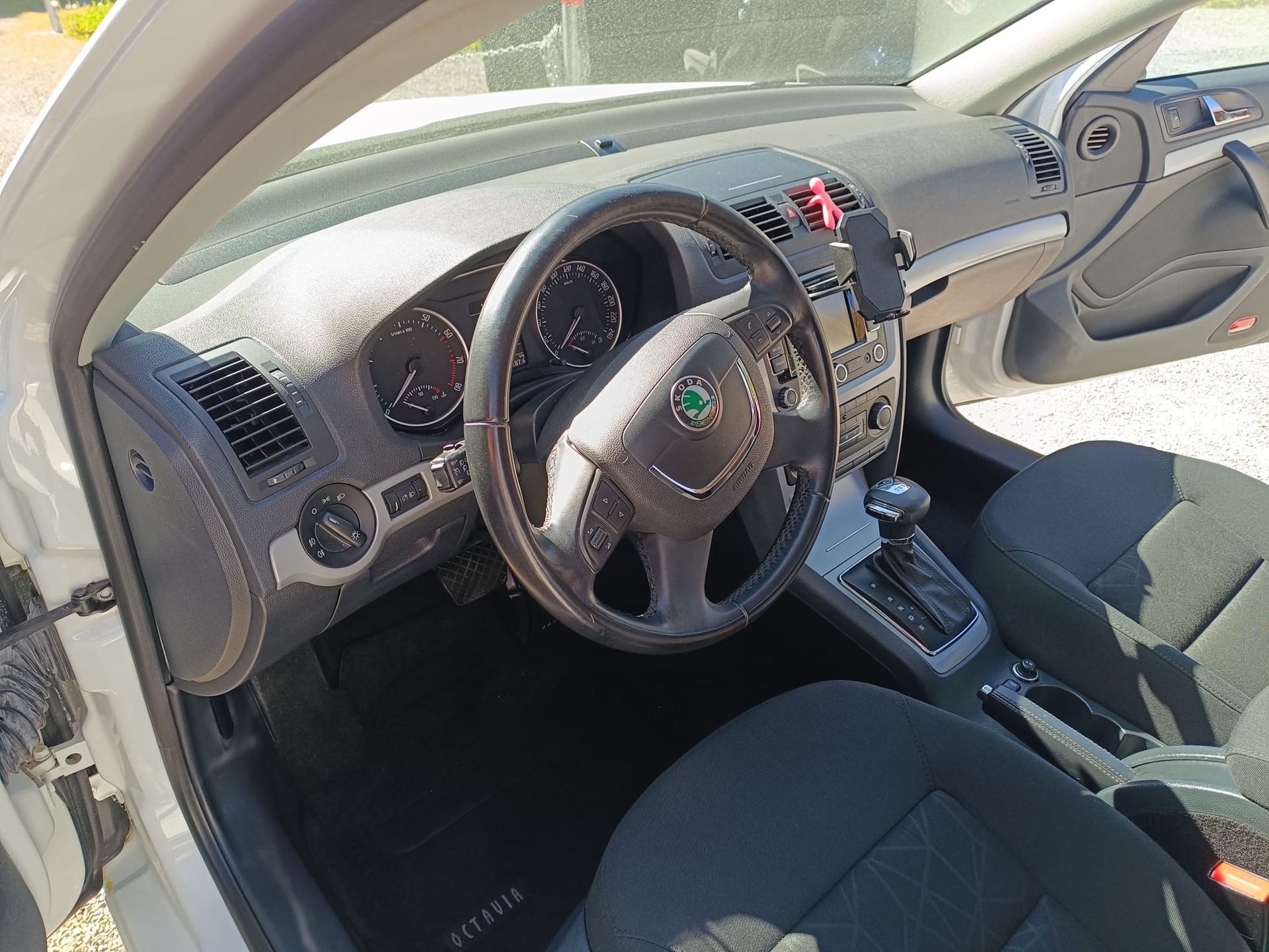 SKODA 1.4 TSI Abe.Family DSG-image-5