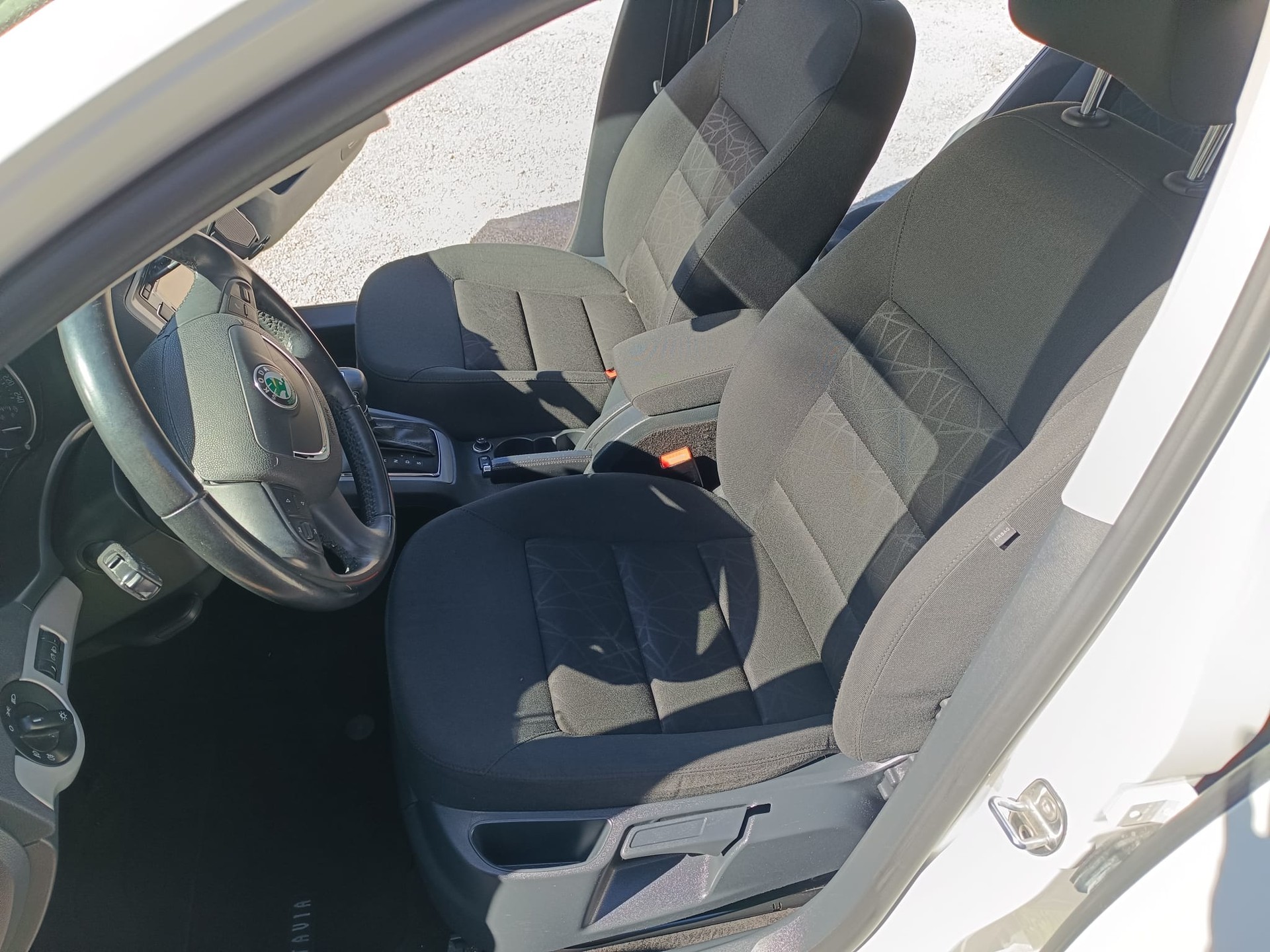 SKODA 1.4 TSI Abe.Family DSG-image-2