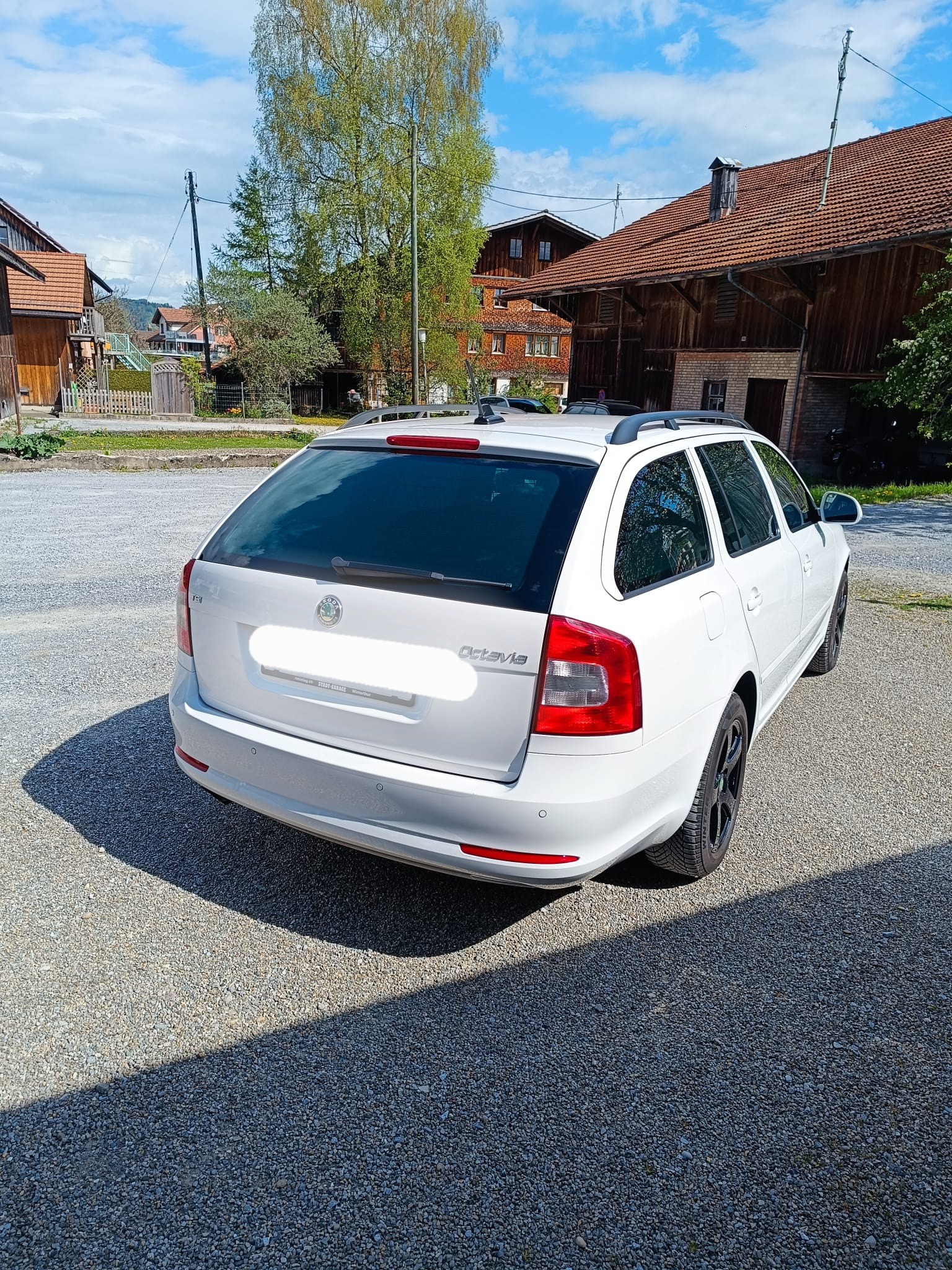 SKODA 1.4 TSI Abe.Family DSG-image-1