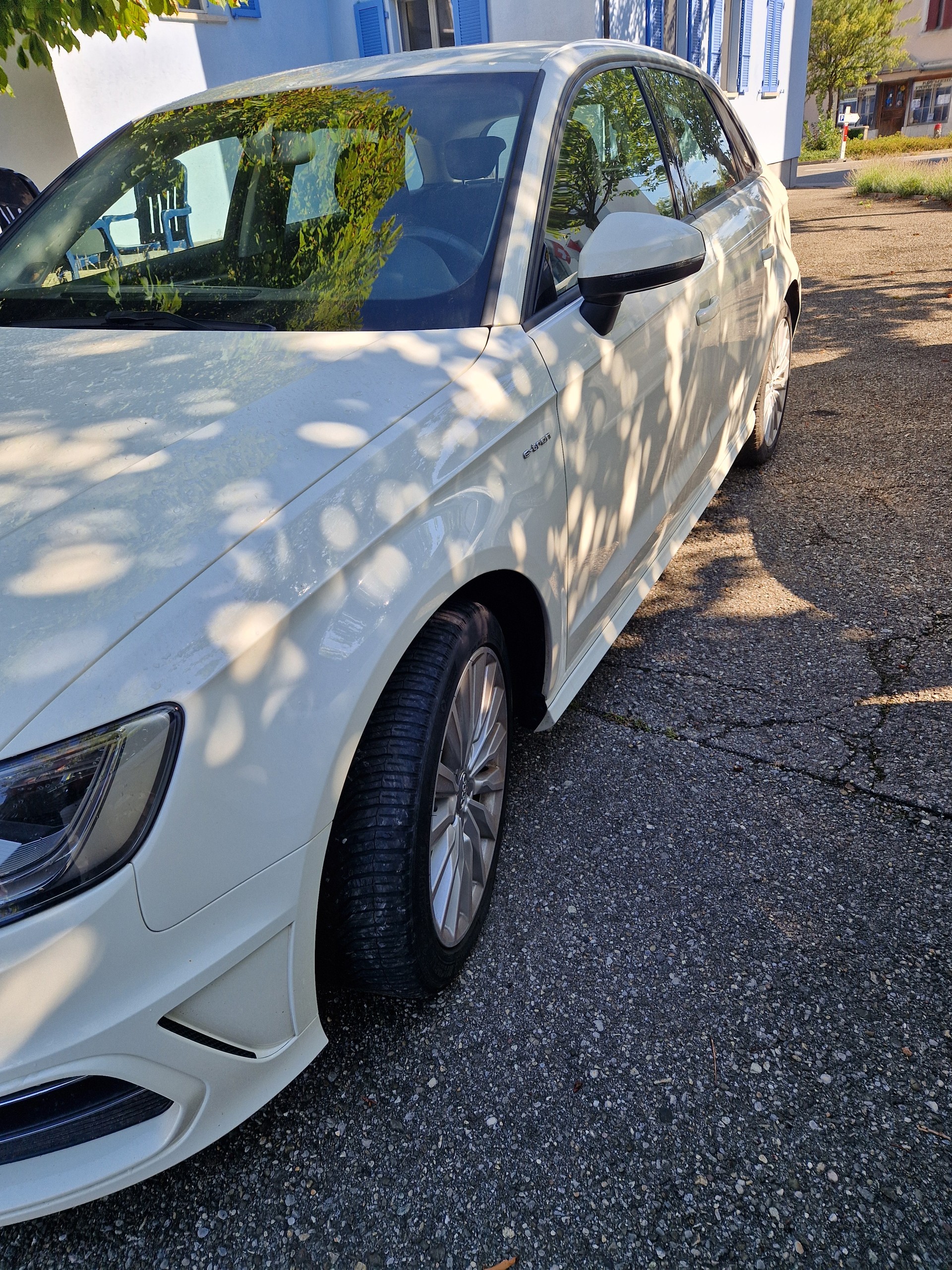 AUDI A3 Sportback 1.4 e-tron Ambition S-tronic-image-3
