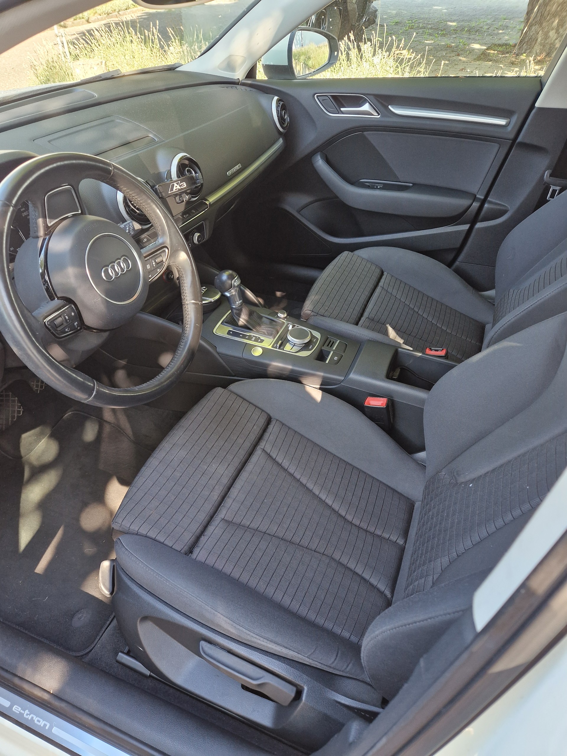 AUDI A3 Sportback 1.4 e-tron Ambition S-tronic-image-7