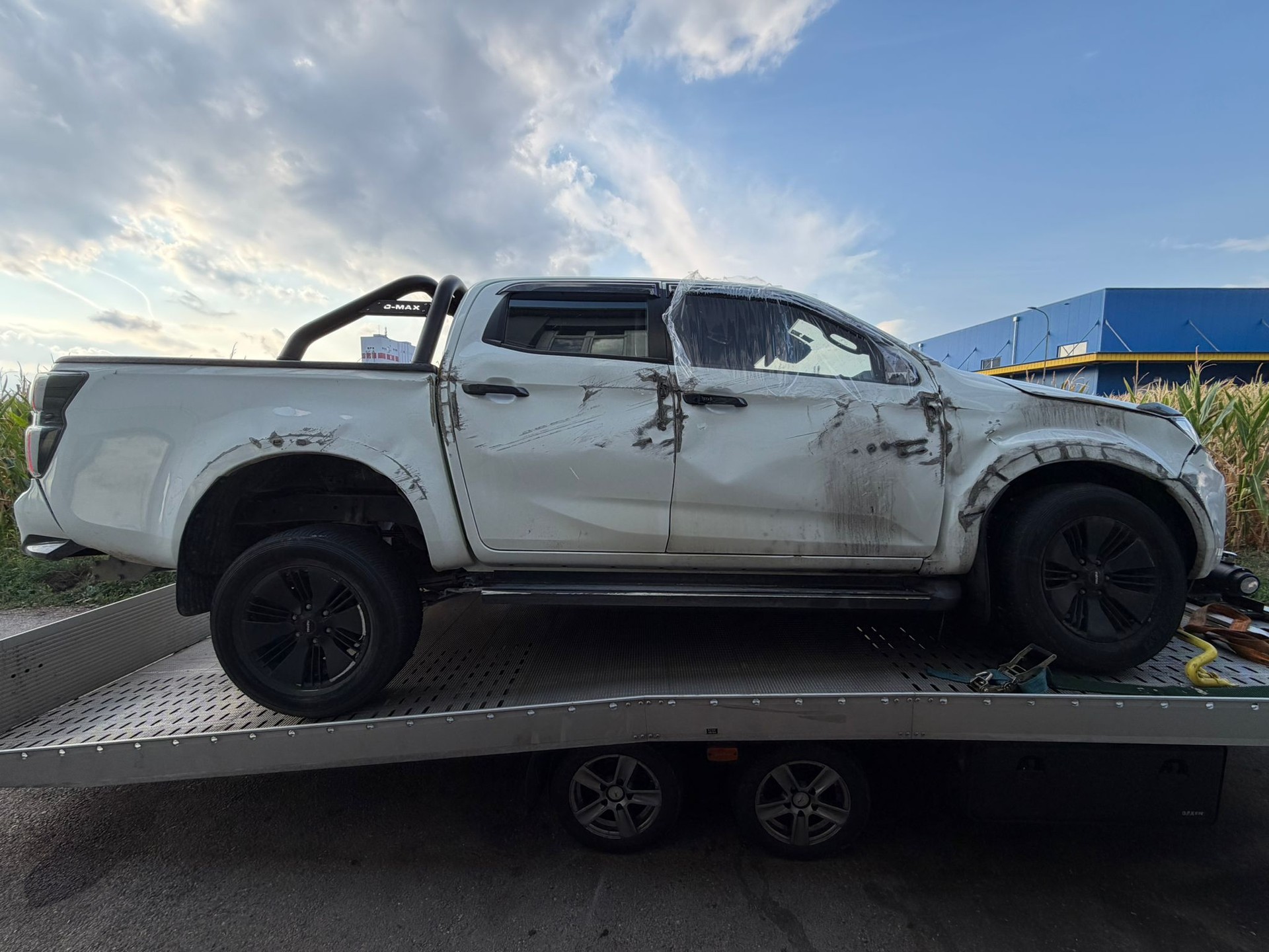 ISUZU Crew Pick-uo 1.9 DDi N60 FF-image-0