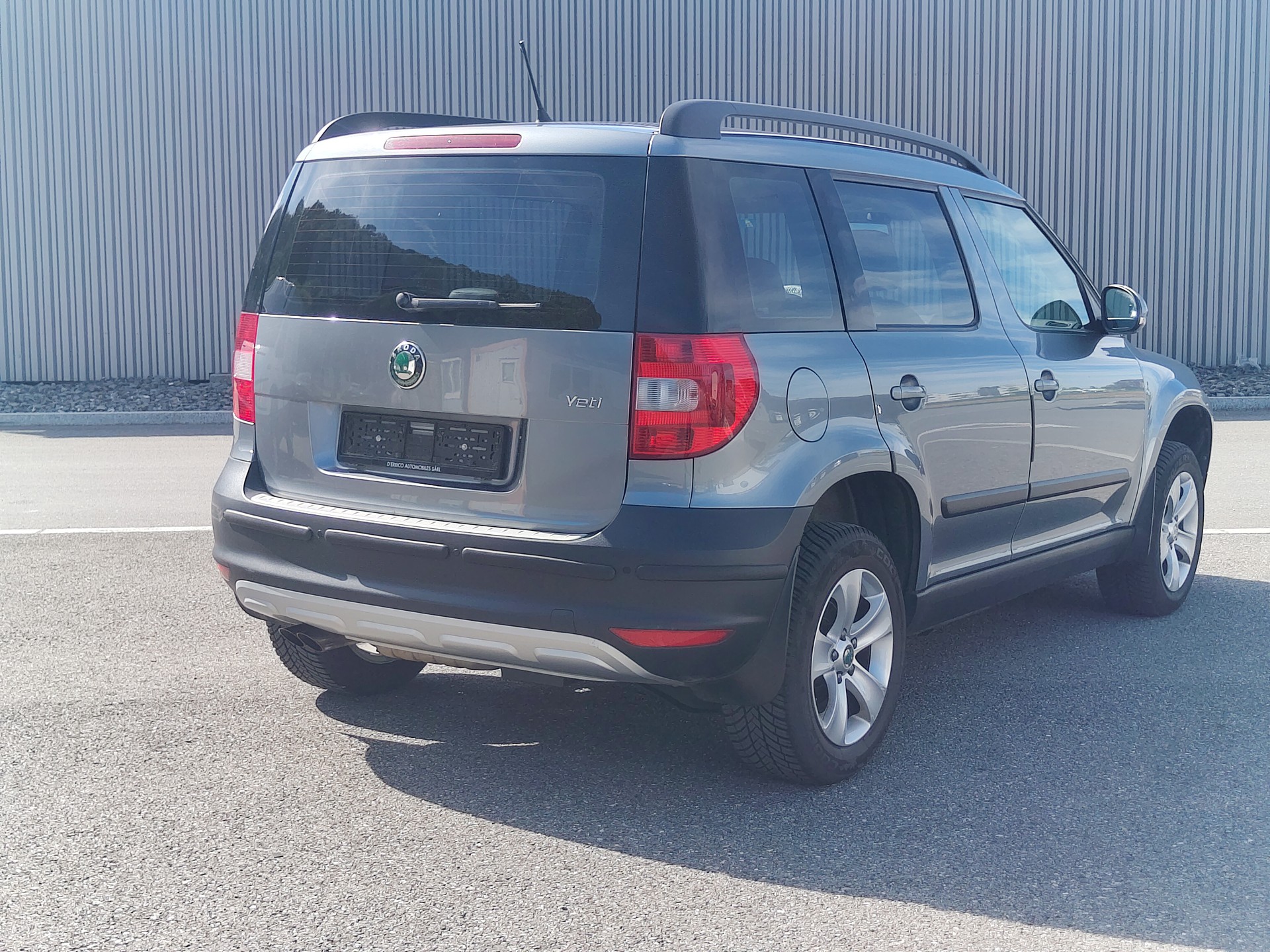 SKODA Yeti 2.0 TDI Ambition 4x4 DSG-showroom-element-3