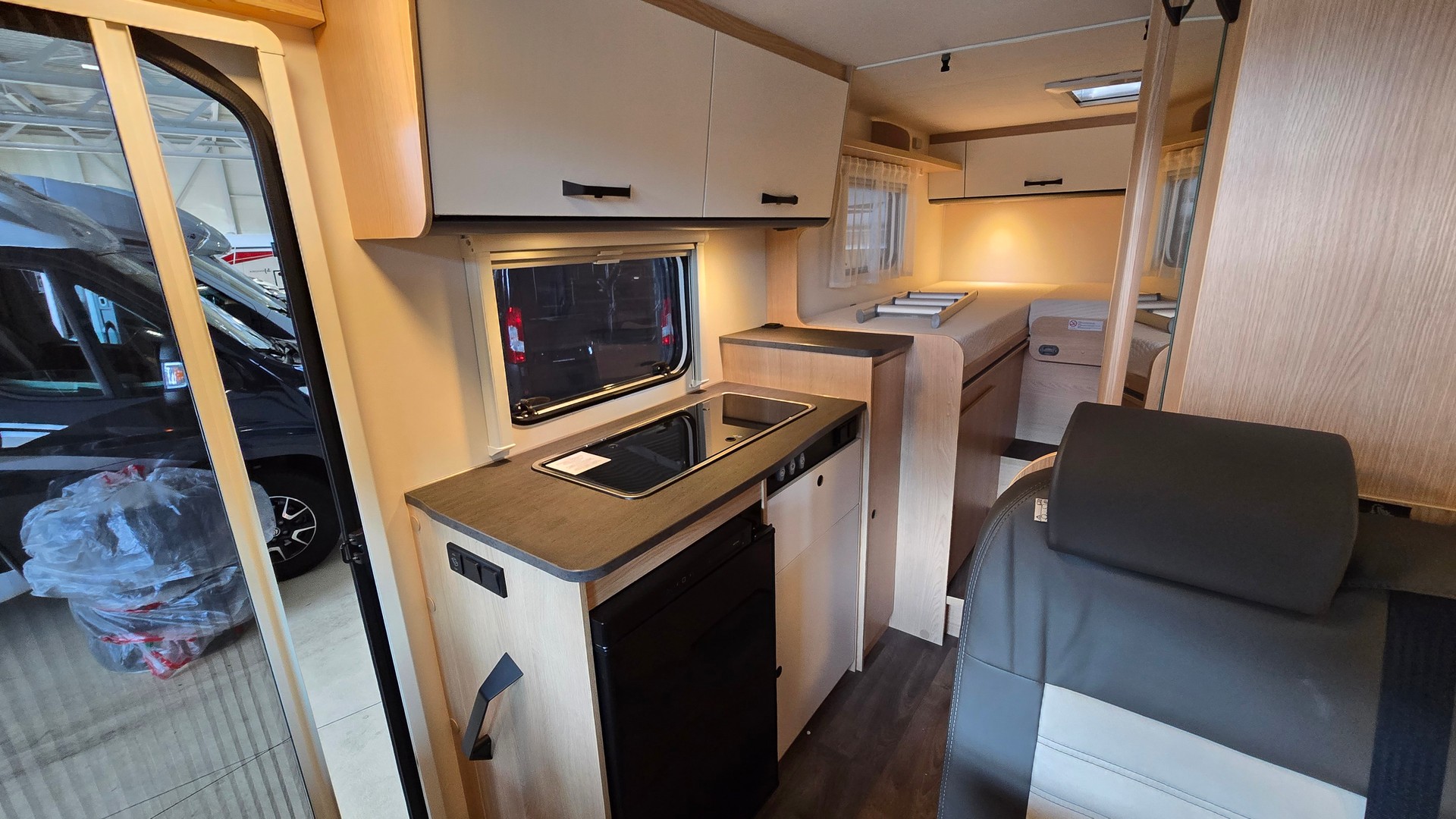 SUNLIGHT V 66 "Adventure Edition" / Fiat Ducato 2.2MJT 140PS- ACC-image-11