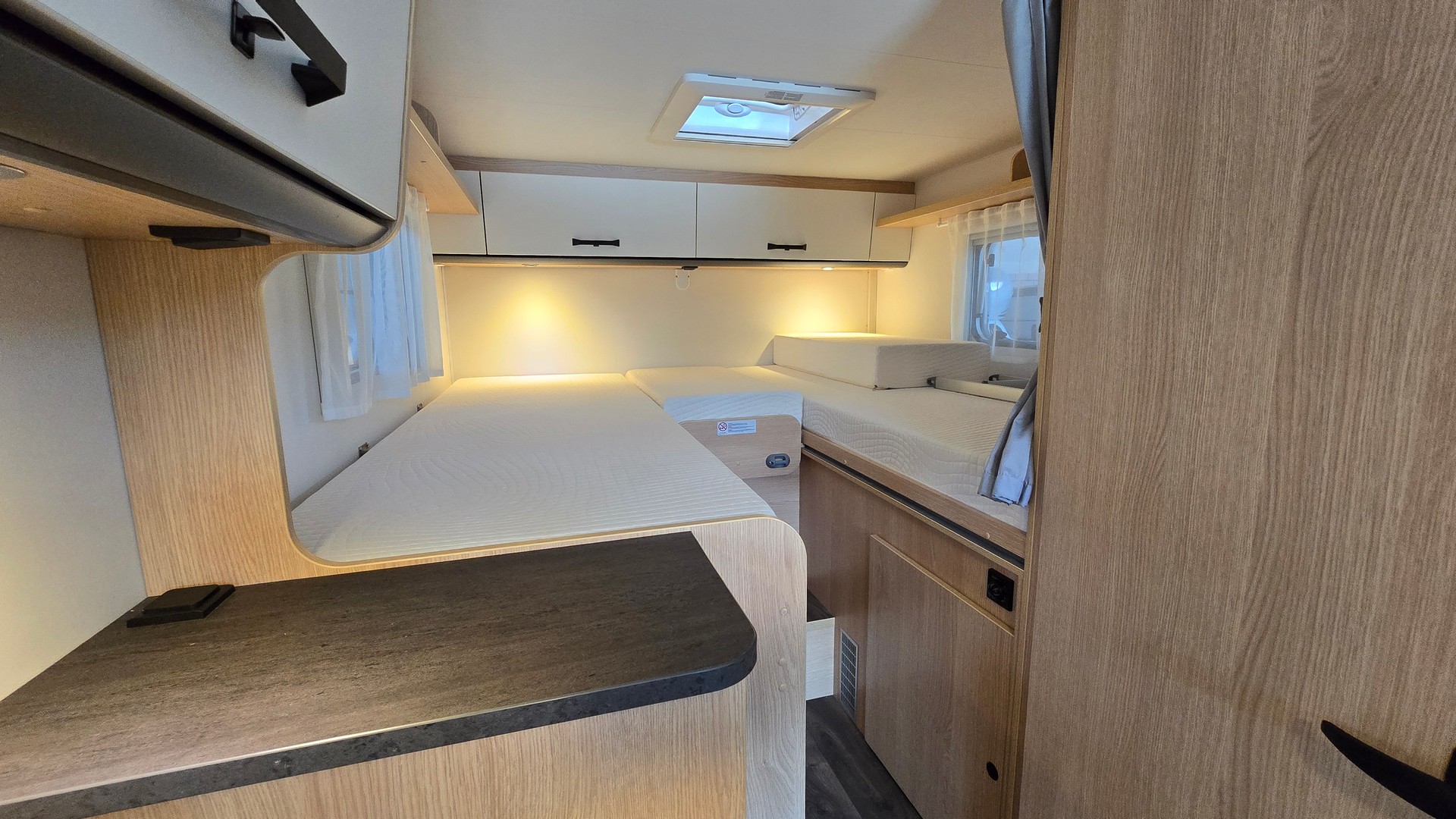 SUNLIGHT V 66 "Adventure Edition" / Fiat Ducato 2.2MJT 140PS- ACC-image-9