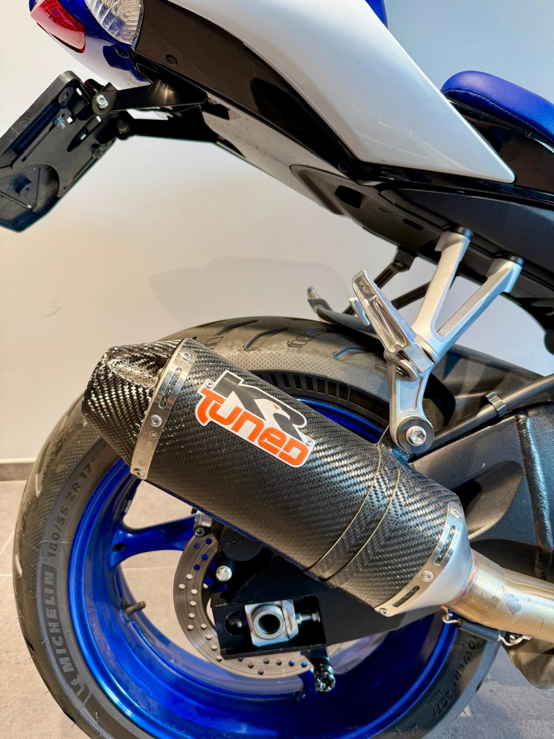 SUZUKI GSX-R 600-showroom-element-3