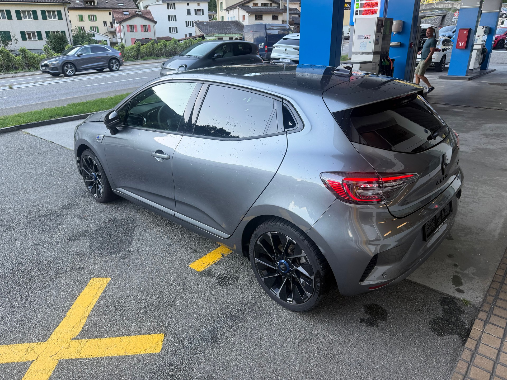 RENAULT Clio 1.6 E-Tech Esprit Alpine-image-1
