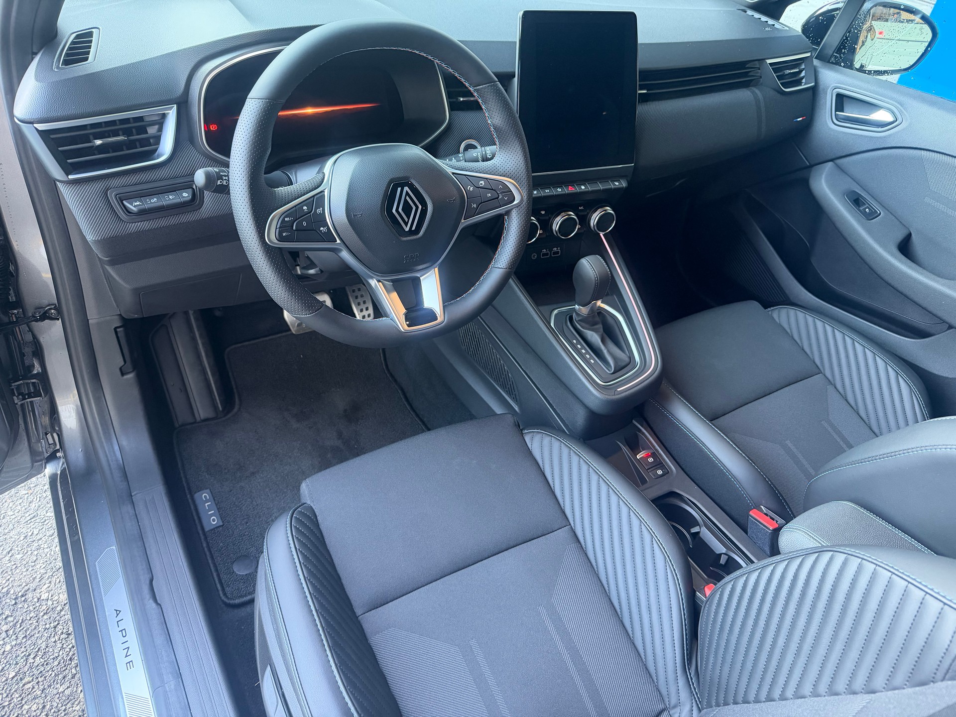RENAULT Clio 1.6 E-Tech Esprit Alpine-image-6