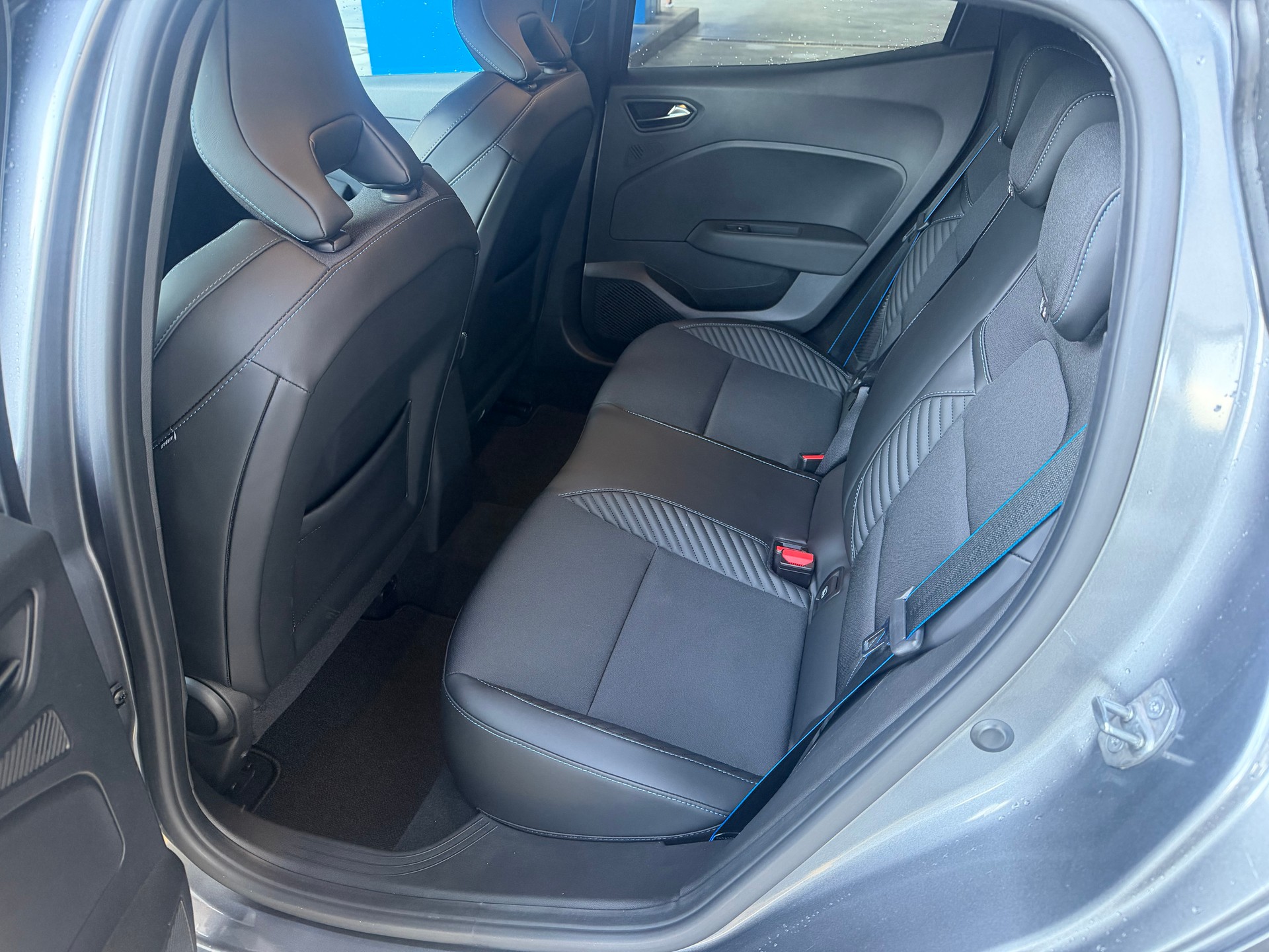 RENAULT Clio 1.6 E-Tech Esprit Alpine-image-7