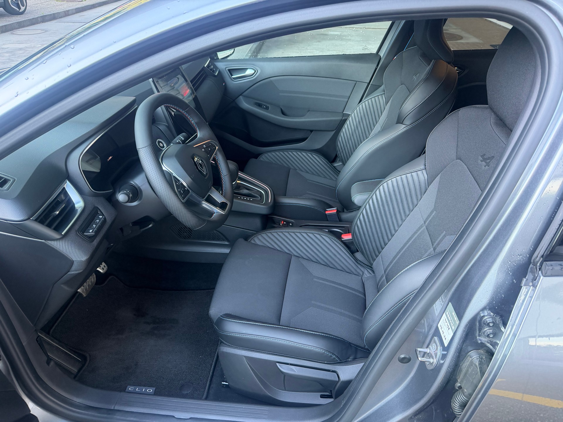 RENAULT Clio 1.6 E-Tech Esprit Alpine-image-5