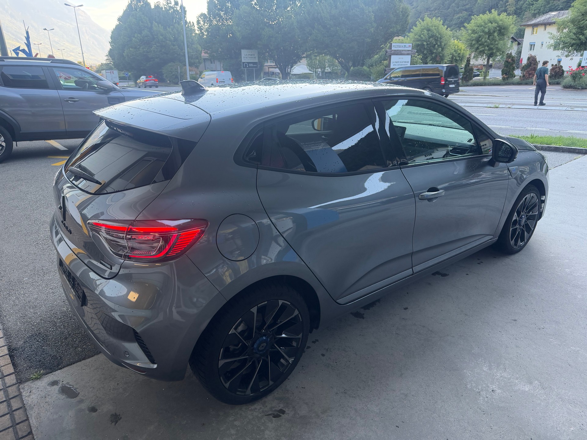 RENAULT Clio 1.6 E-Tech Esprit Alpine-image-2